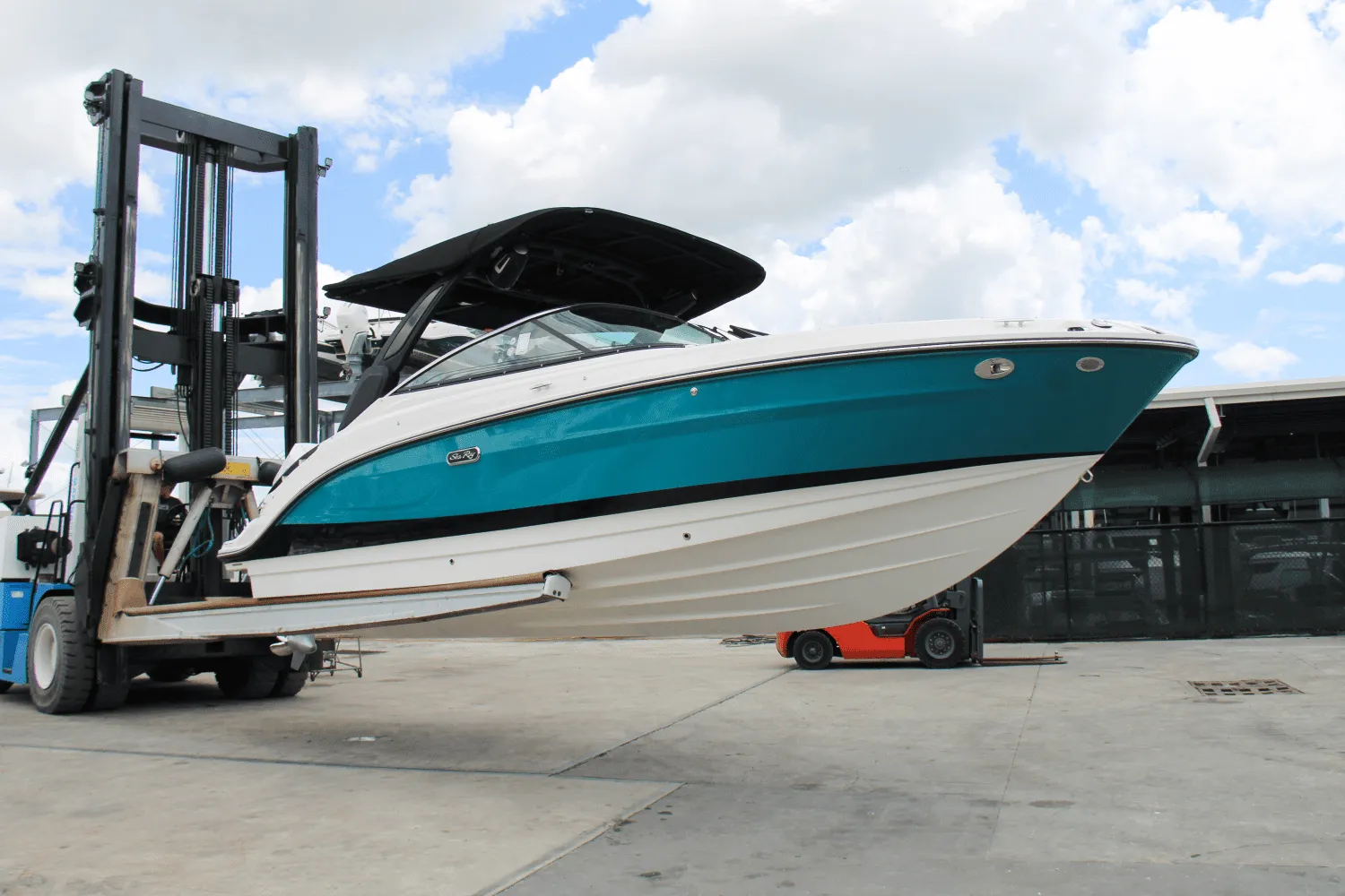 2025 Sea Ray SLX 260 Outboard Image Thumbnail #1