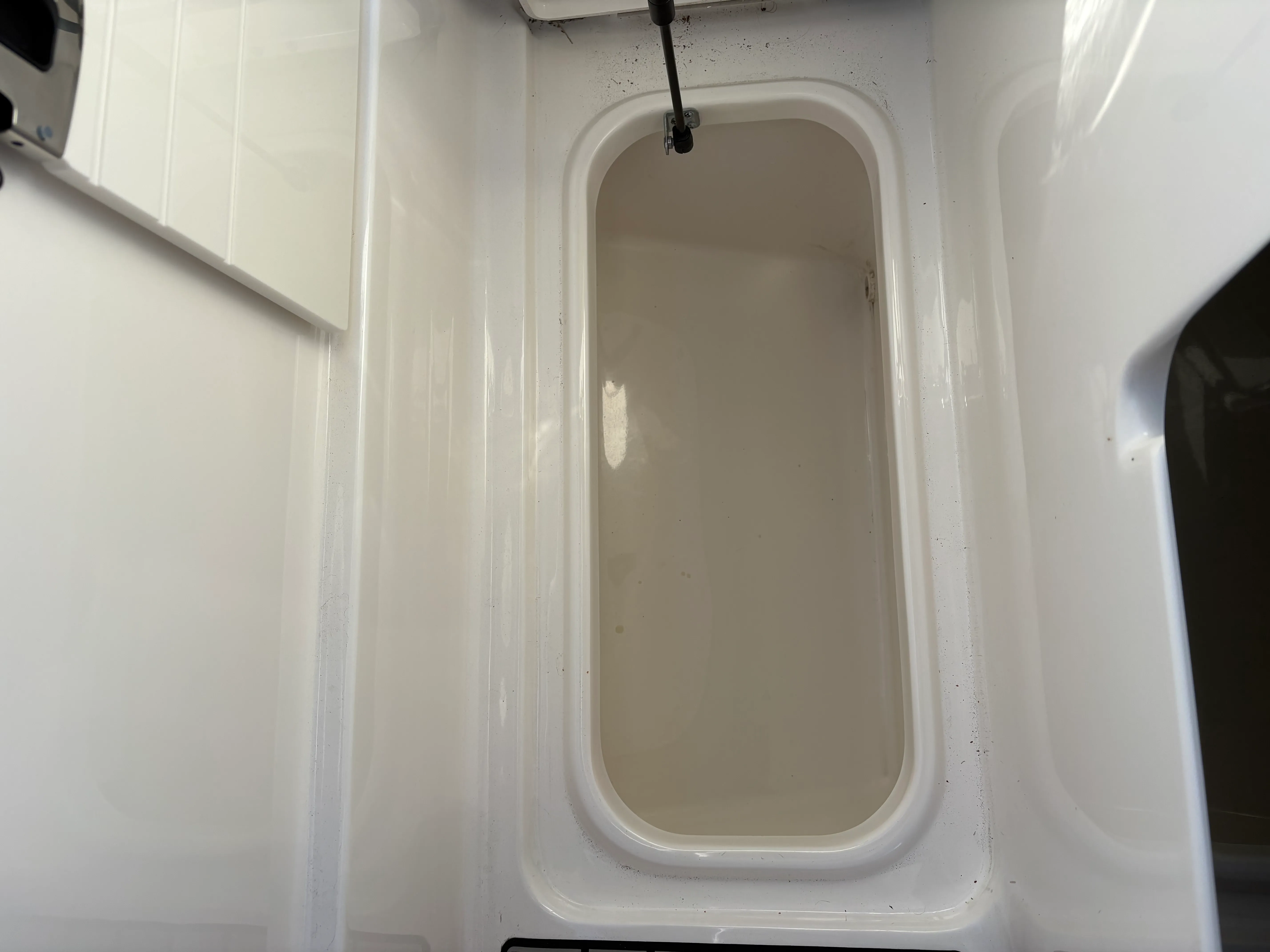 2025 Sea Ray SLX 260 Outboard Image Thumbnail #10