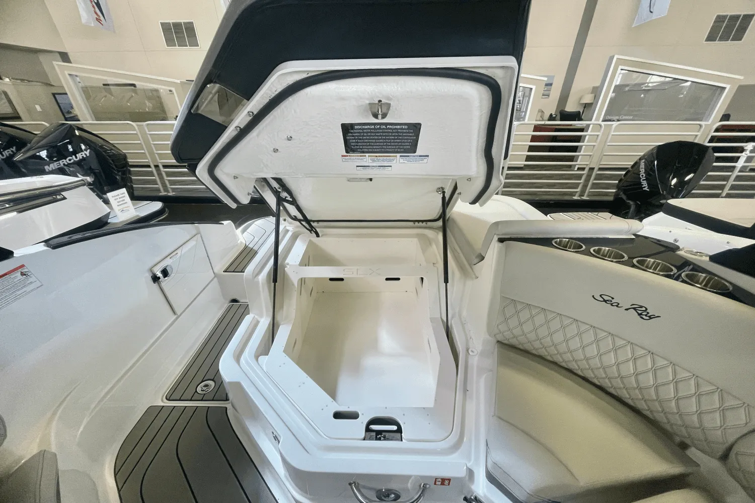 2025 Sea Ray SLX 260 Outboard Image Thumbnail #7