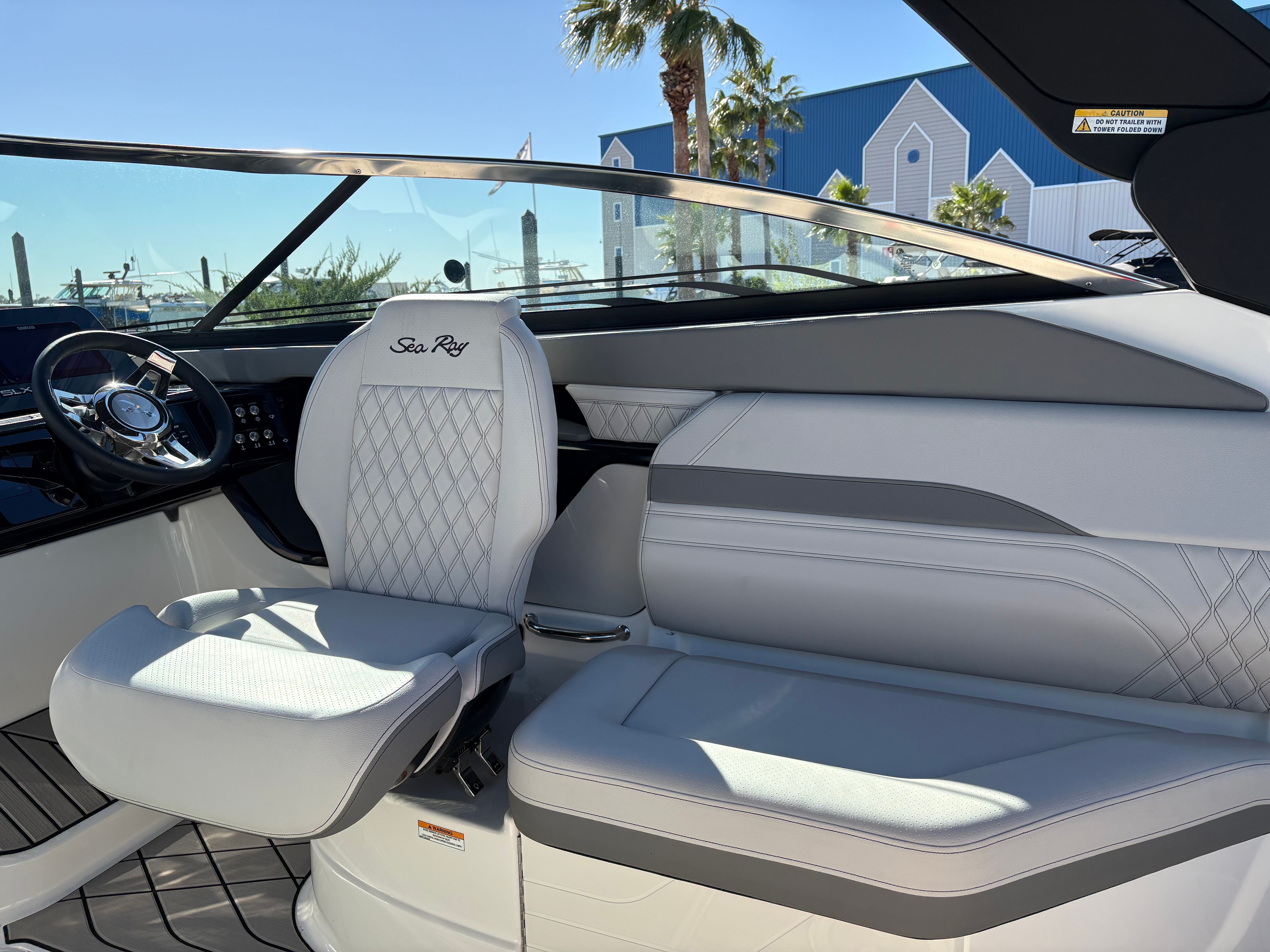 2025 Sea Ray SLX 260 Outboard Image Thumbnail #4