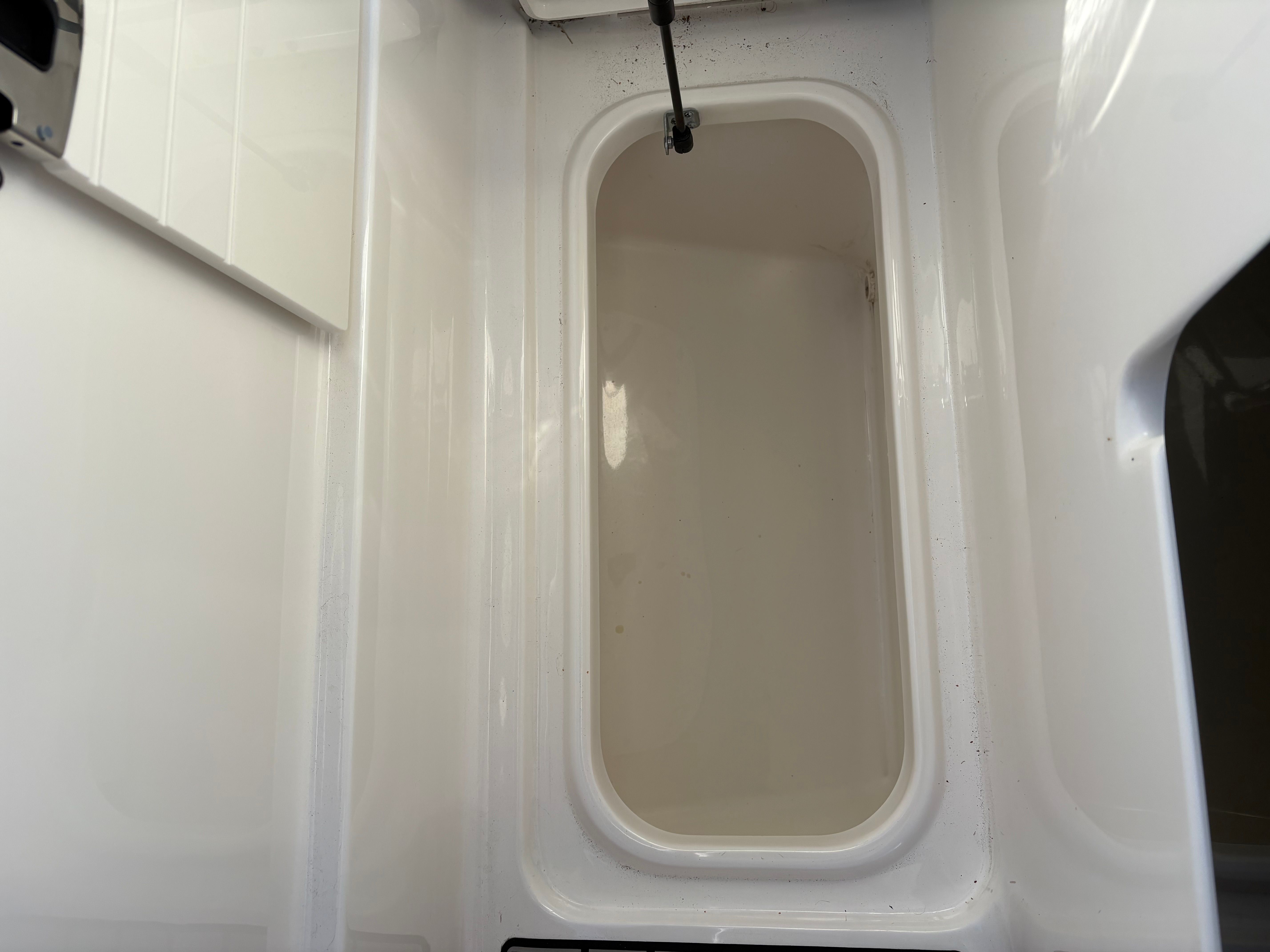 2025 Sea Ray SLX 260 Outboard Image Thumbnail #10