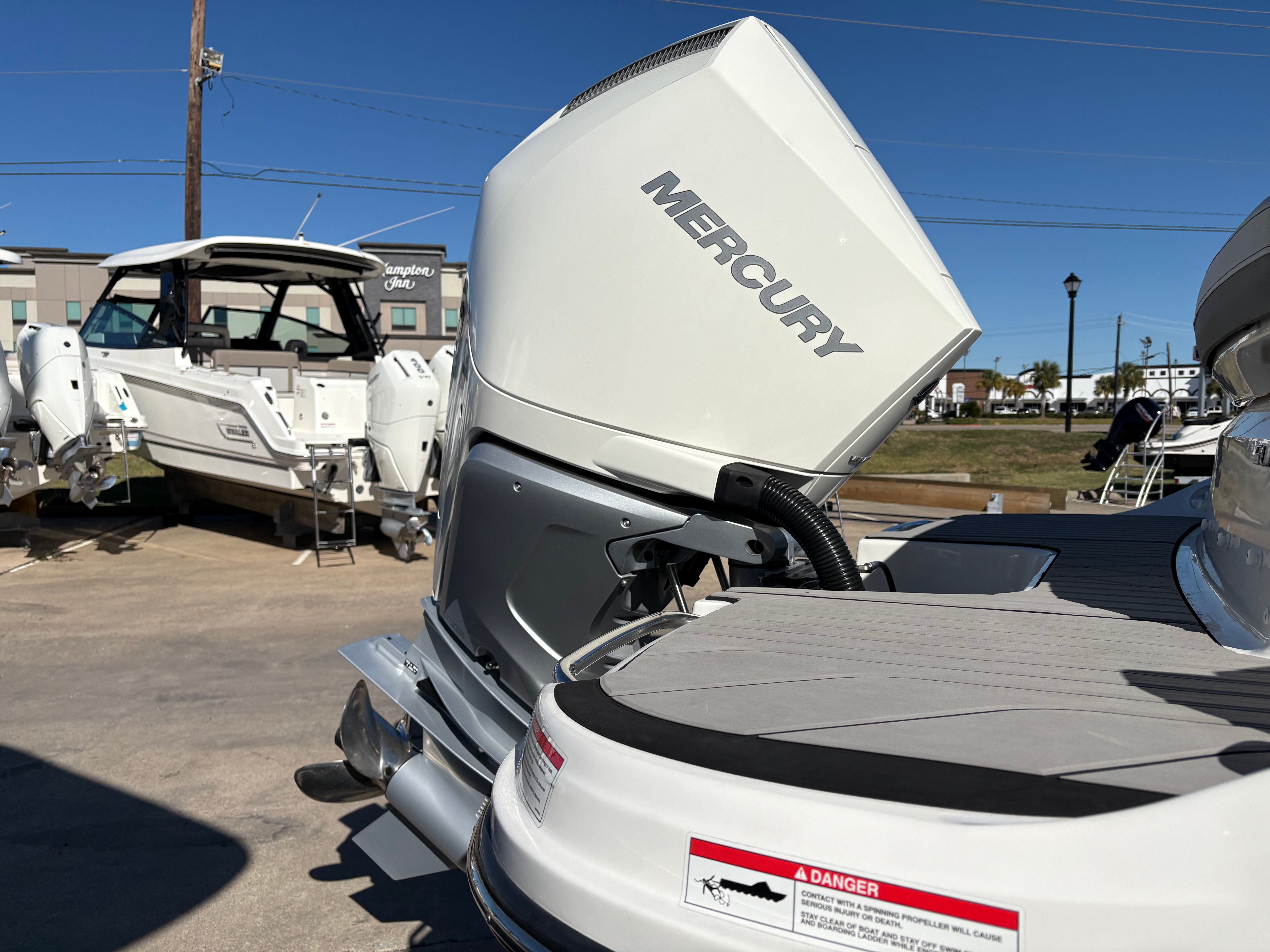 2025 Sea Ray SLX 260 Outboard Image Thumbnail #24