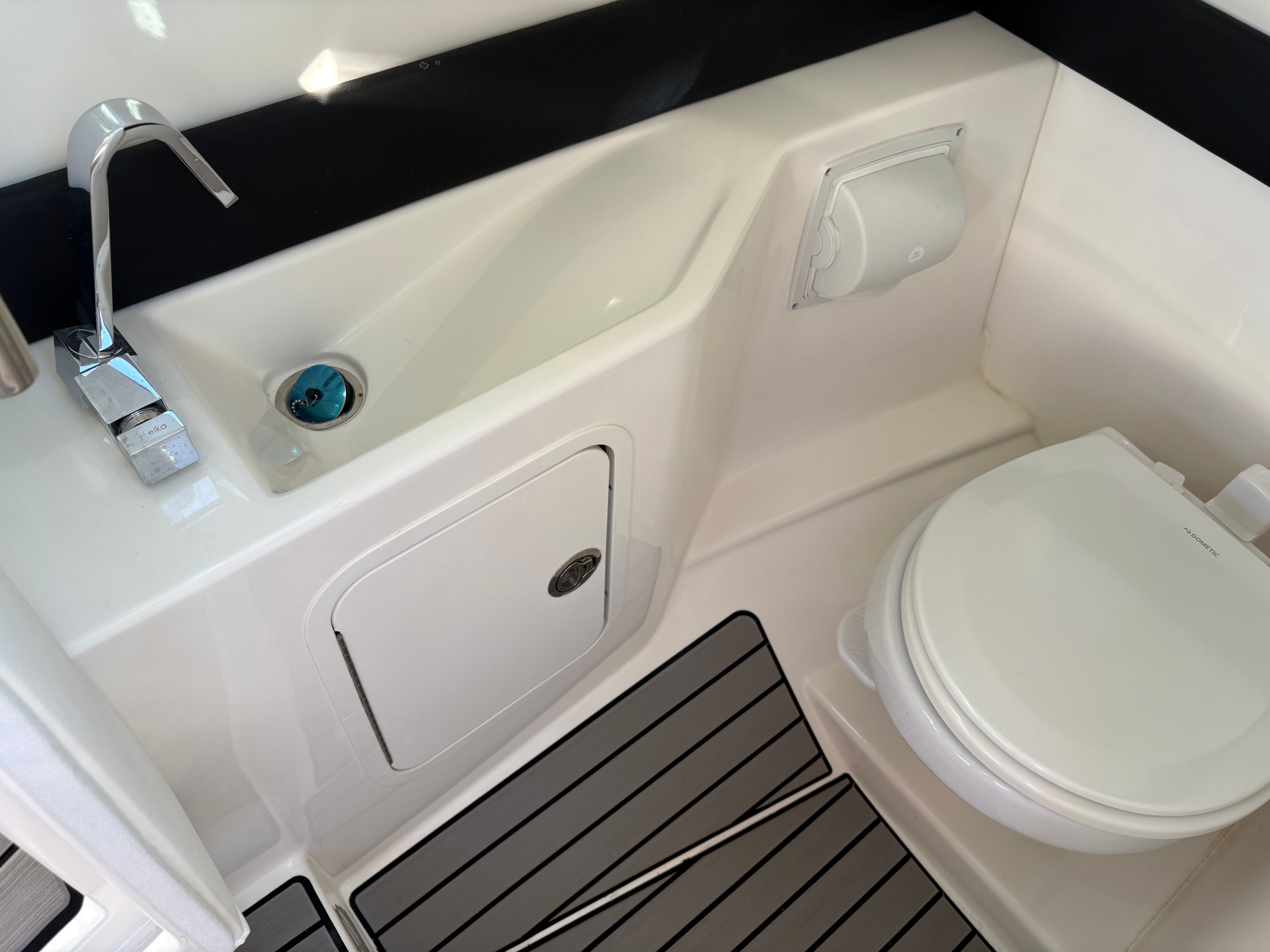 2025 Sea Ray SLX 260 Outboard Image Thumbnail #23