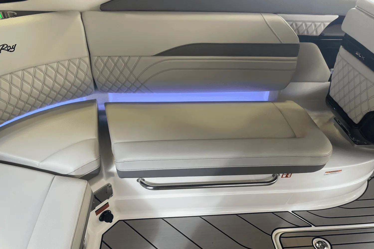 2025 Sea Ray SLX 260 Outboard Image Thumbnail #2