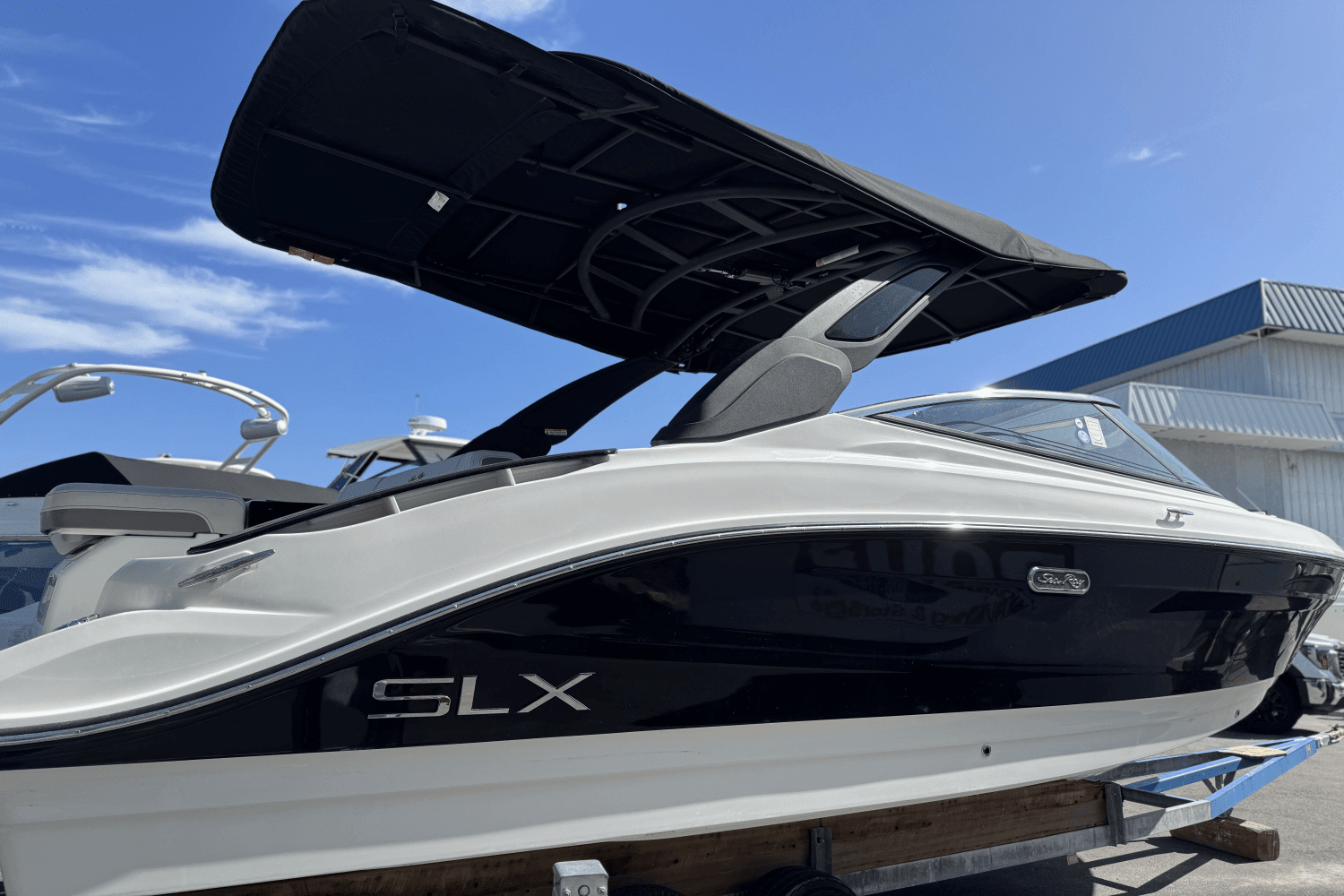 2025 Sea Ray SLX 260 Outboard Image Thumbnail #2