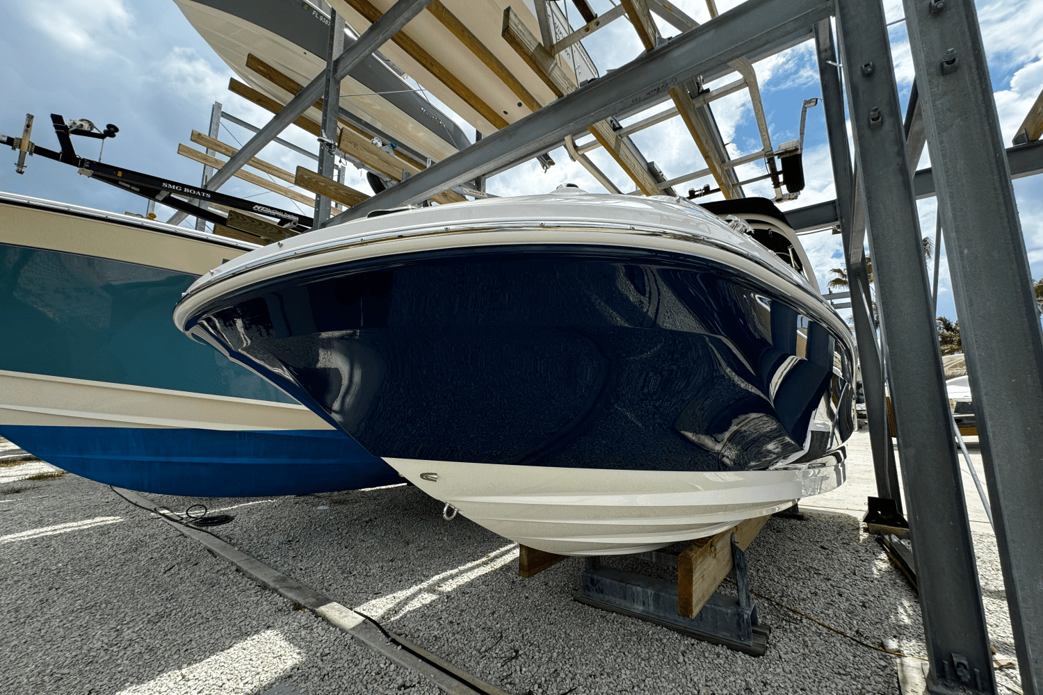 Thumbnail 3 for 2025 Sea Ray SDX 250 Outboard