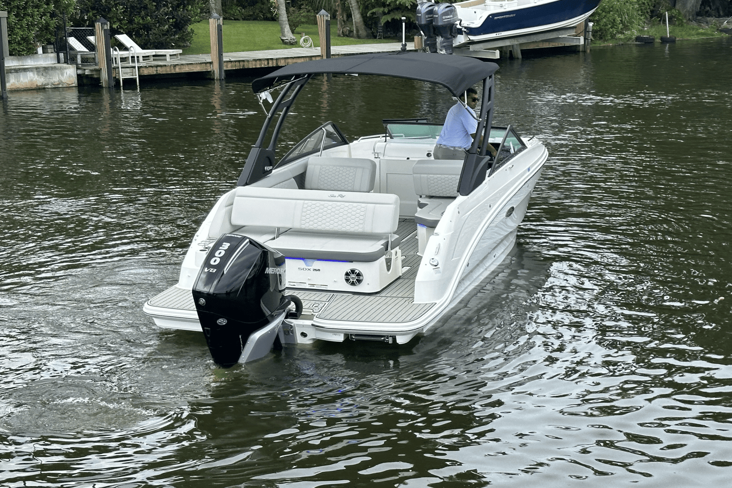 2025 Sea Ray SDX 250 Outboard Image Thumbnail #7