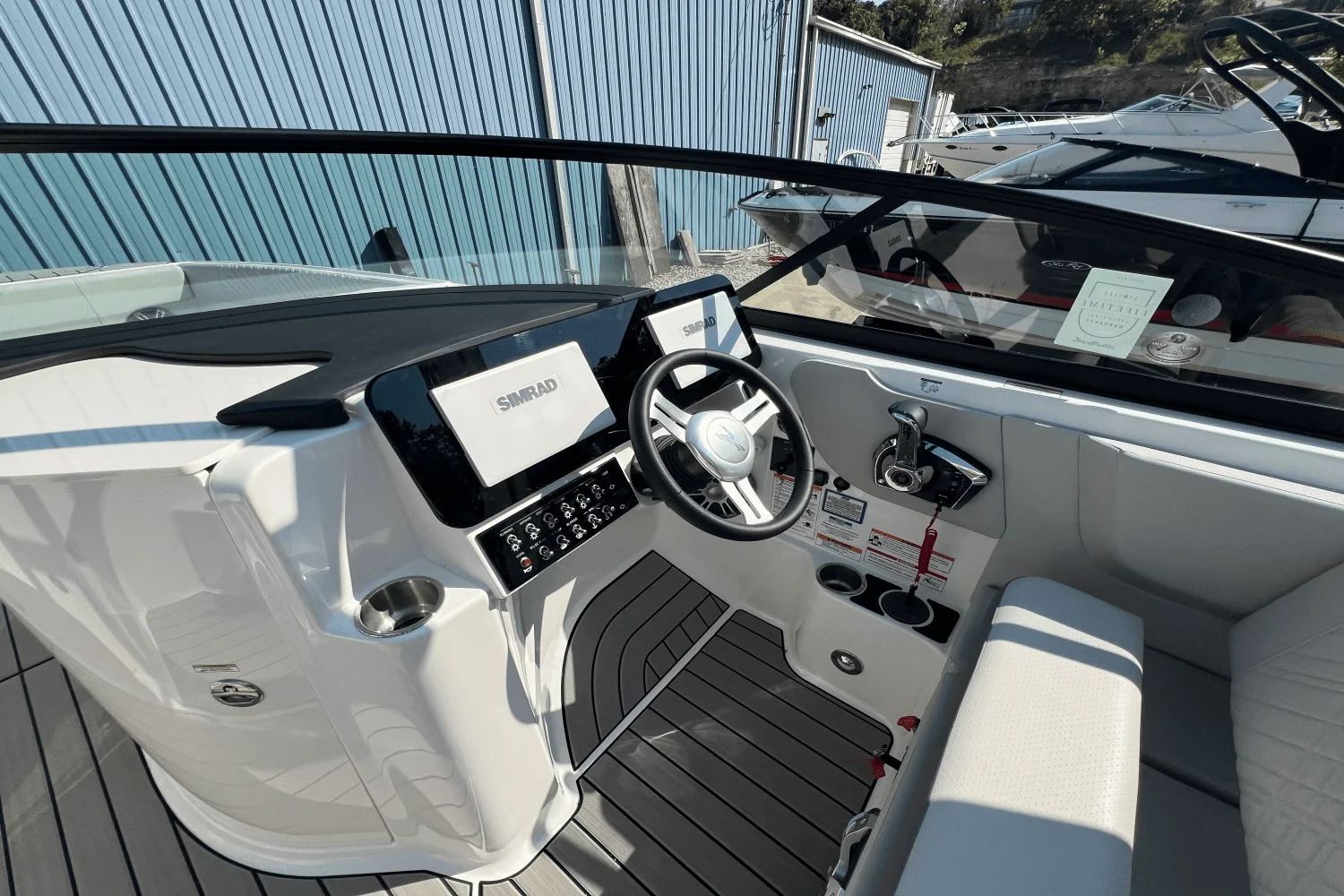 2025 Sea Ray SDX 270 Image Thumbnail #14