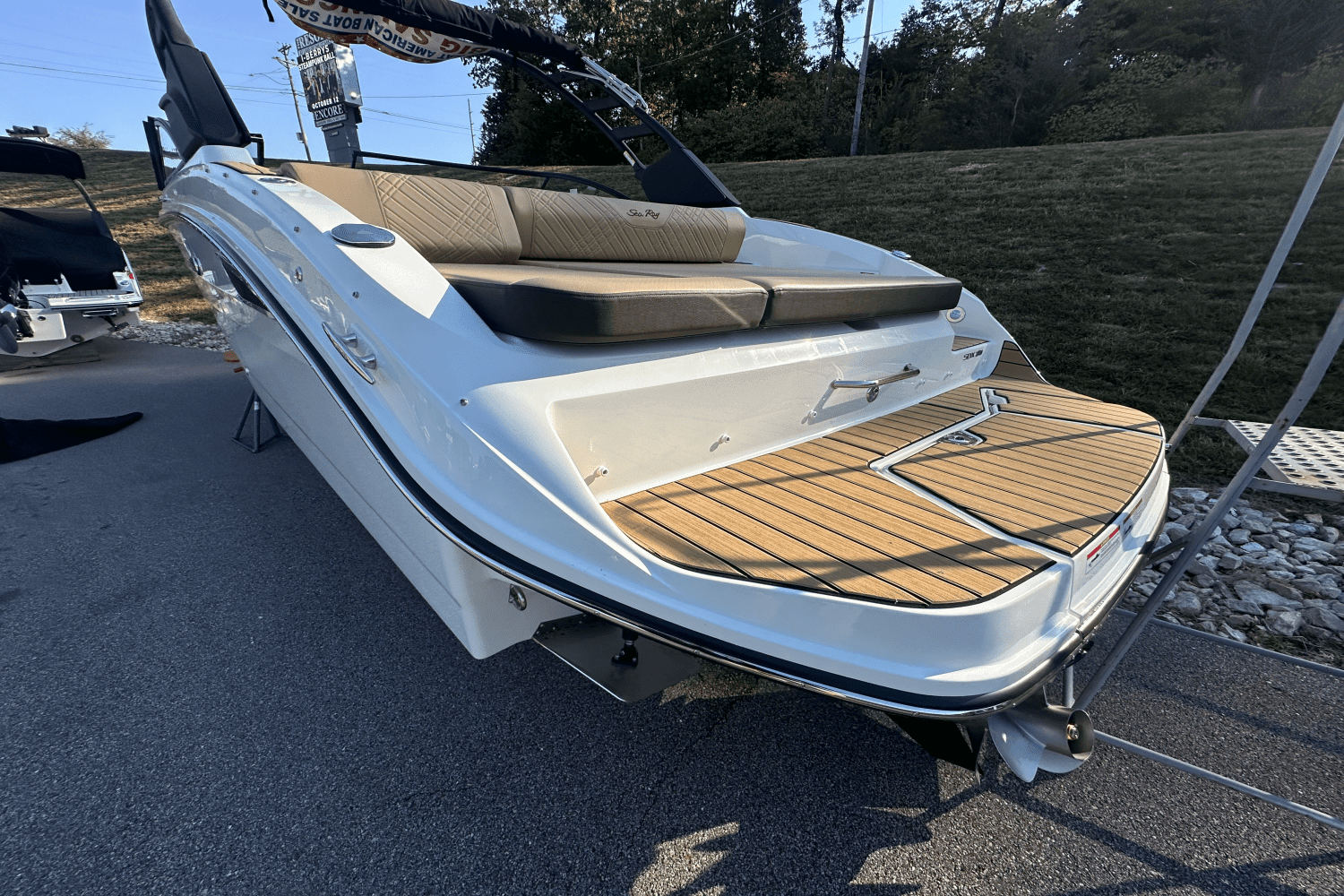 2025 Sea Ray SDX 270 Image Thumbnail #1