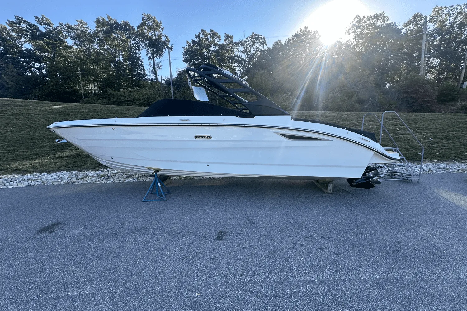 2025 Sea Ray SDX 270 Image Thumbnail #0