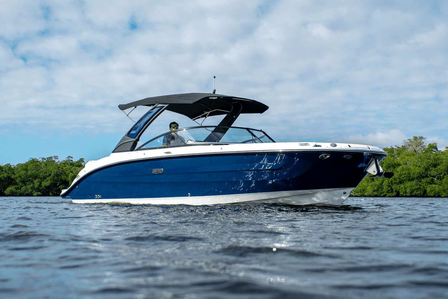 2025 Sea Ray SDX 270 Outboard Image Thumbnail #24