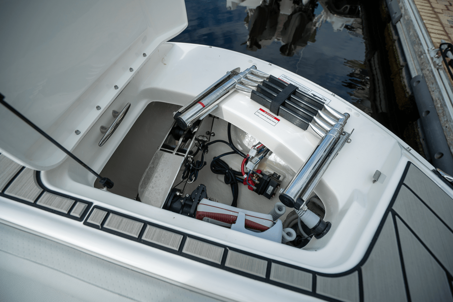 2025 Sea Ray SDX 270 Outboard Image Thumbnail #20