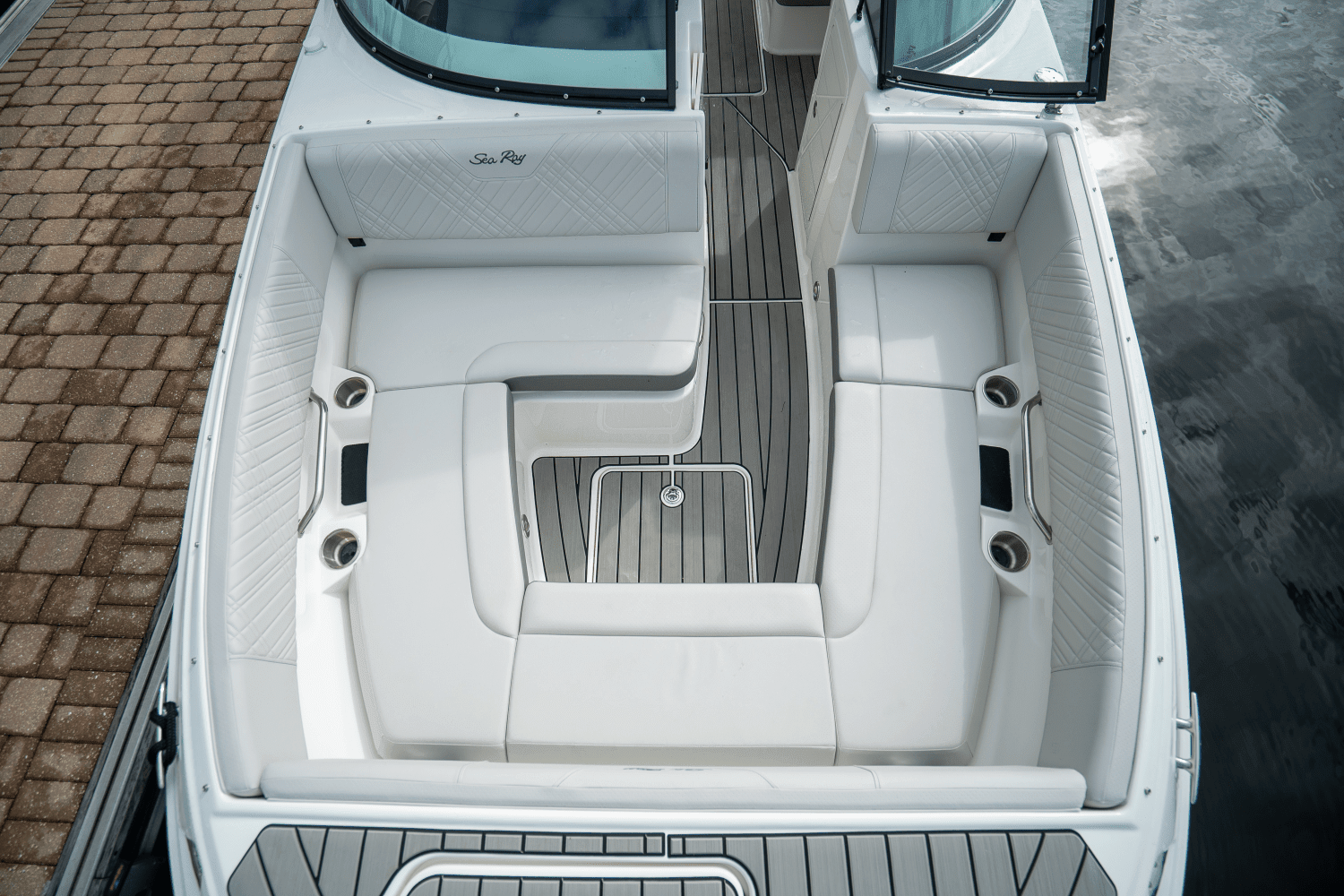 2025 Sea Ray SDX 270 Outboard Image Thumbnail #19
