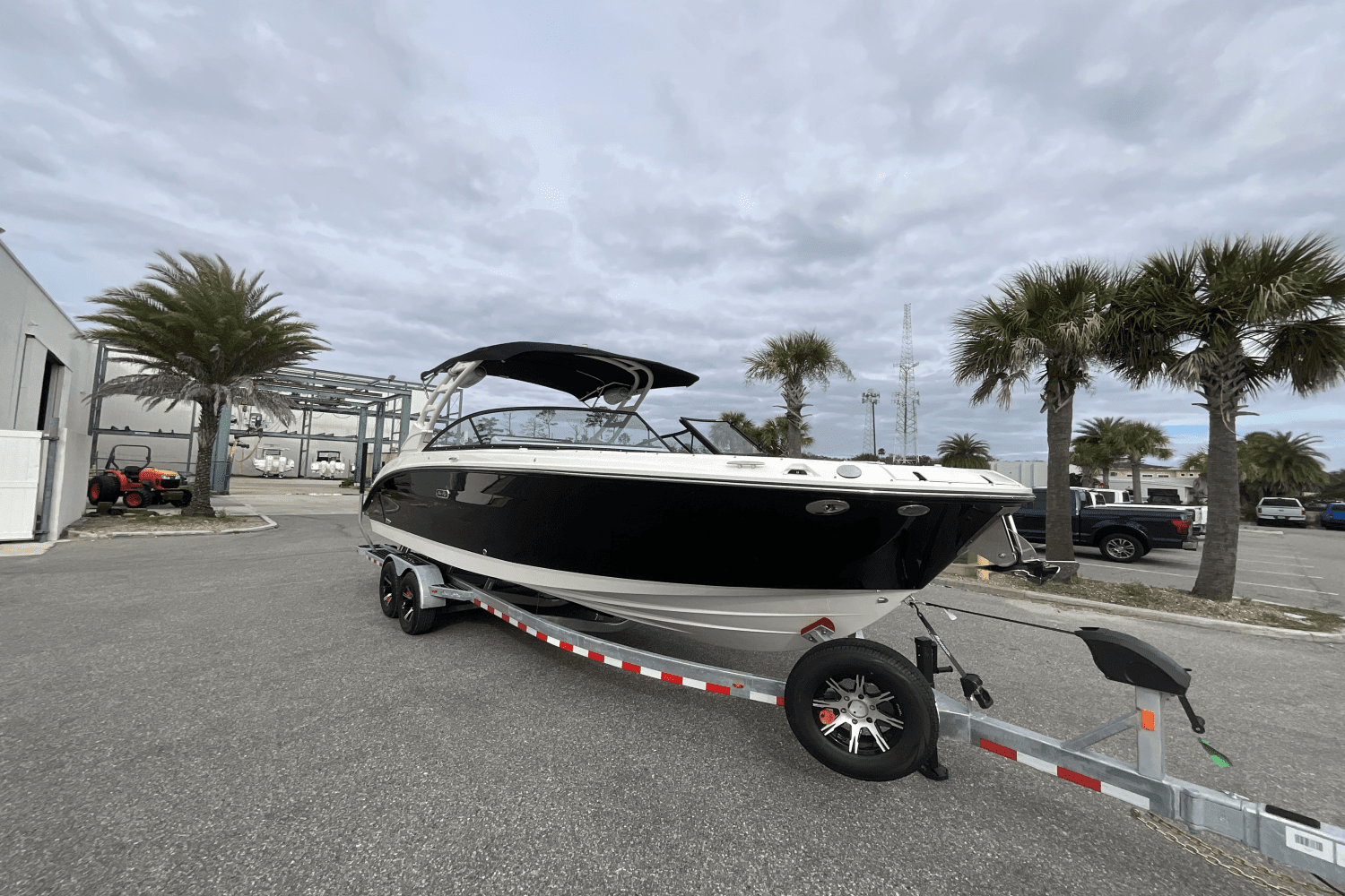 2025 Sea Ray SDX 270 Outboard Image Thumbnail #7