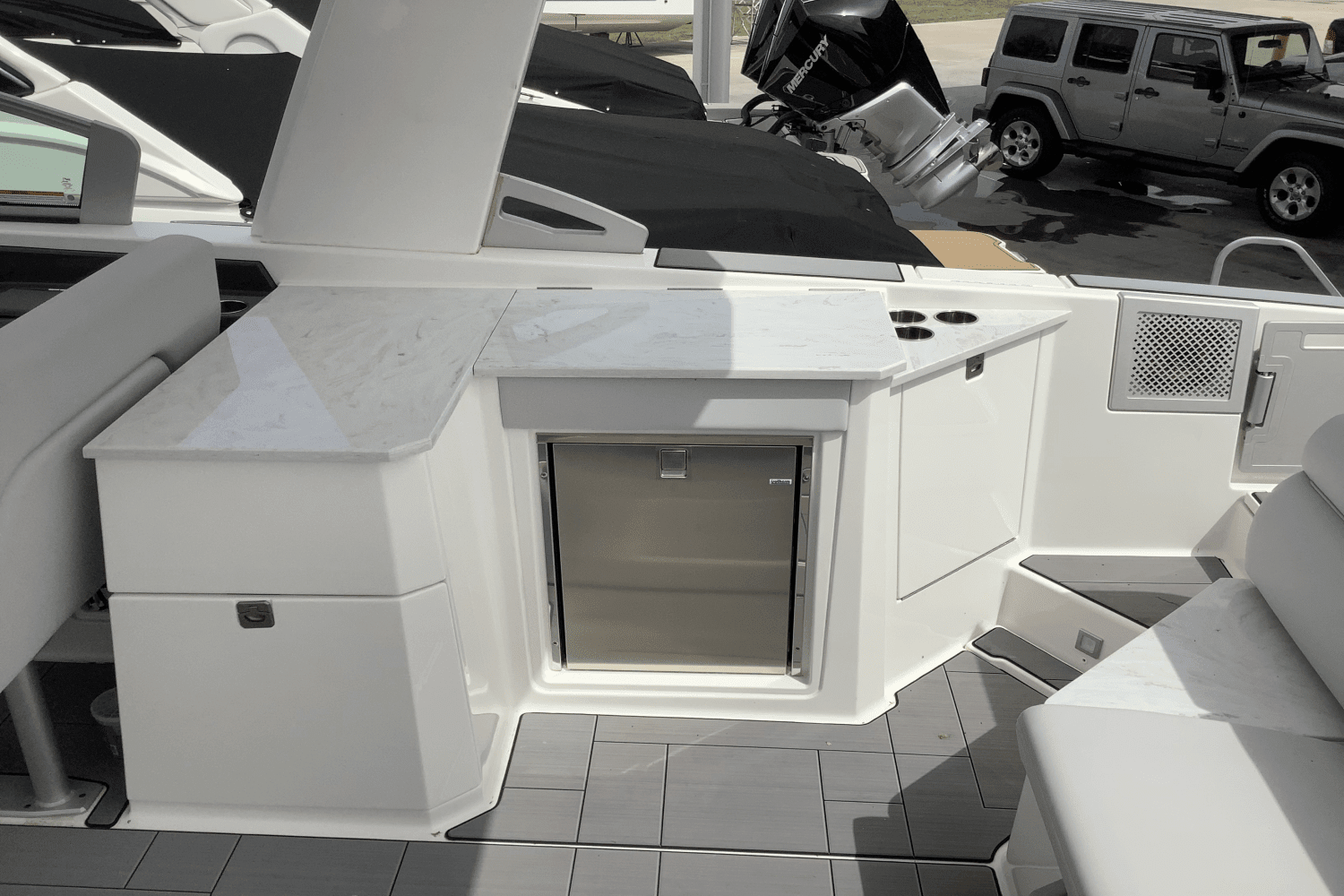 2025 Aviara AV32 Image Thumbnail #13