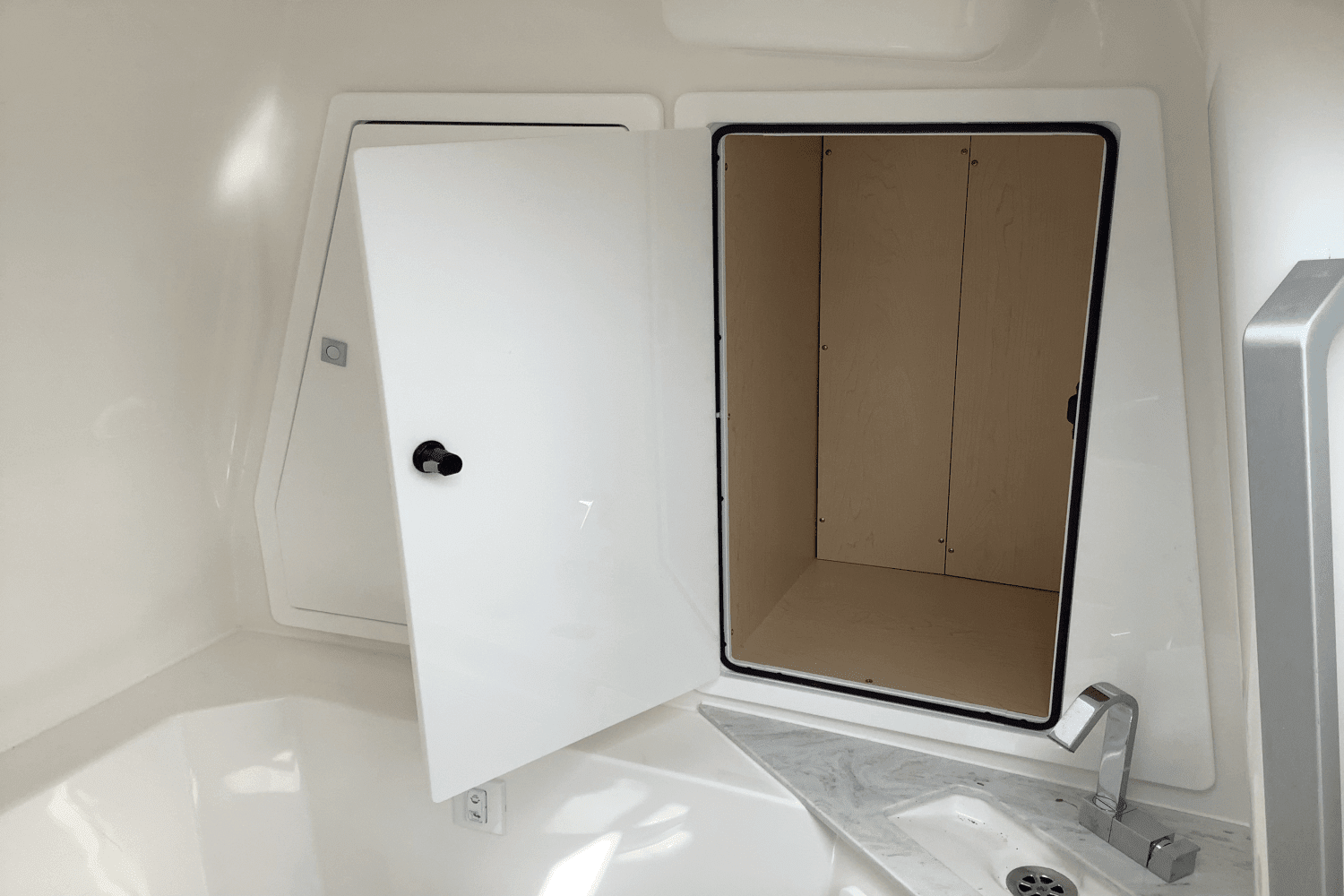 2025 Aviara AV32 Image Thumbnail #27