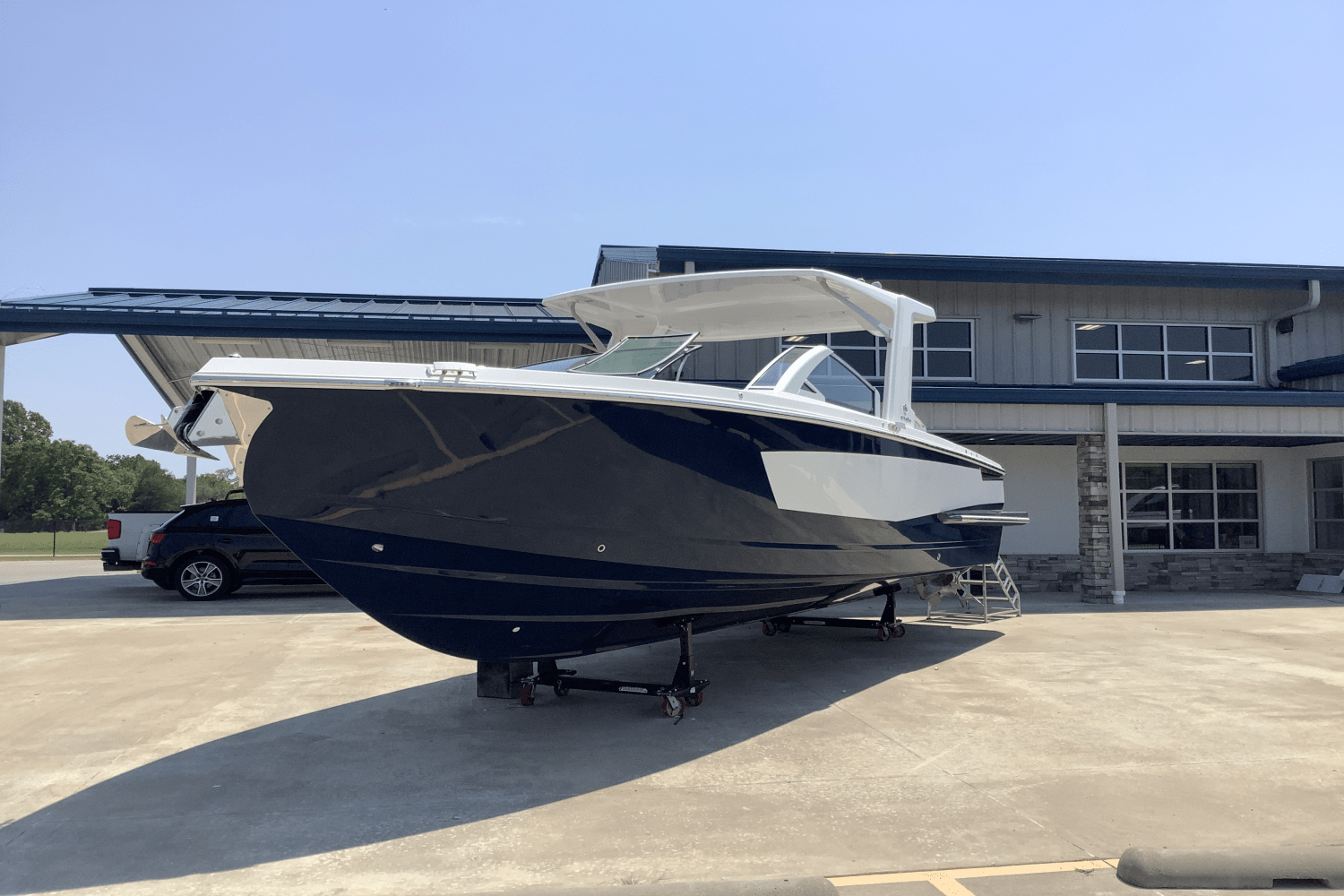 2025 Aviara AV32 Image Thumbnail #1