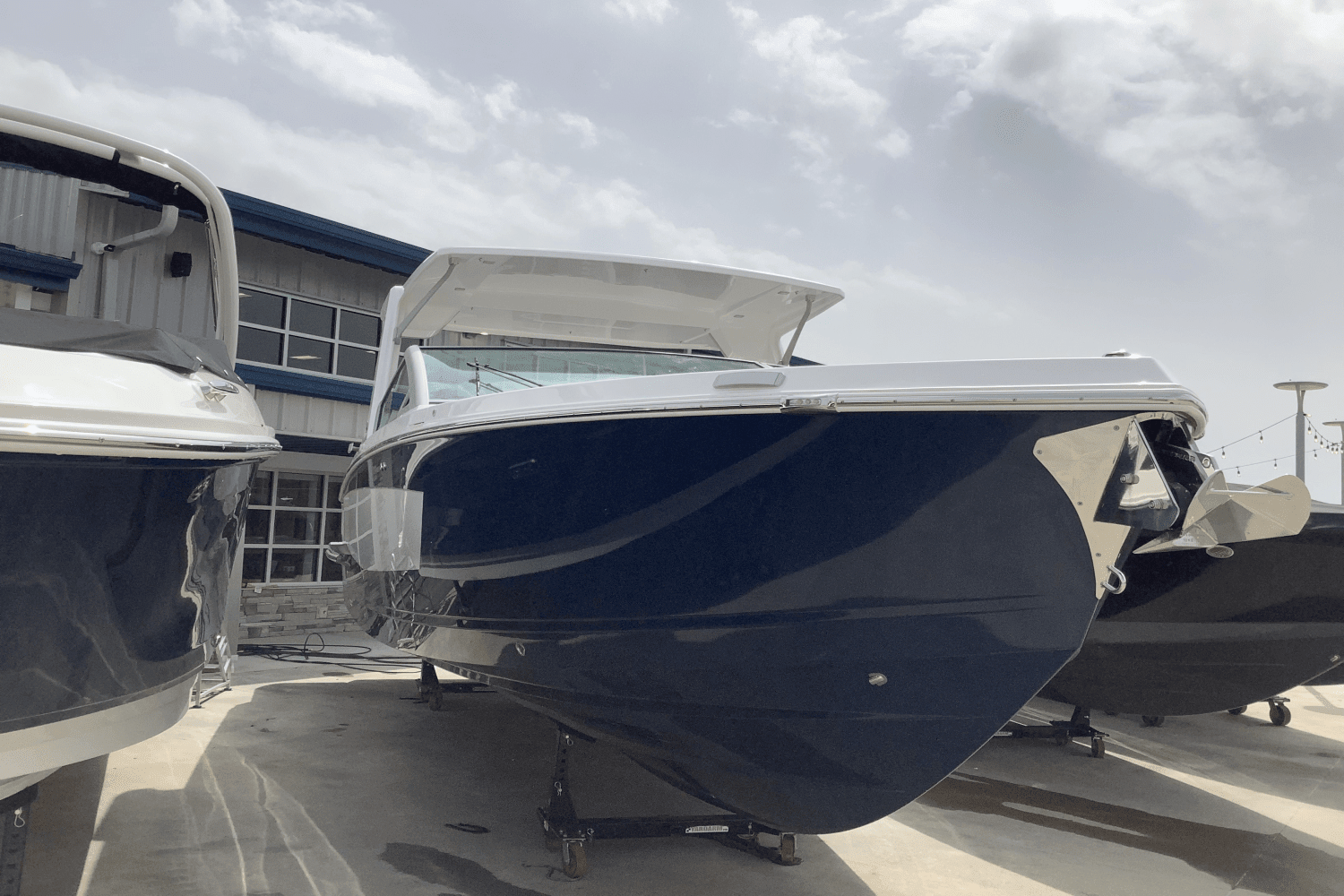 2025 Aviara AV32 Image Thumbnail #2