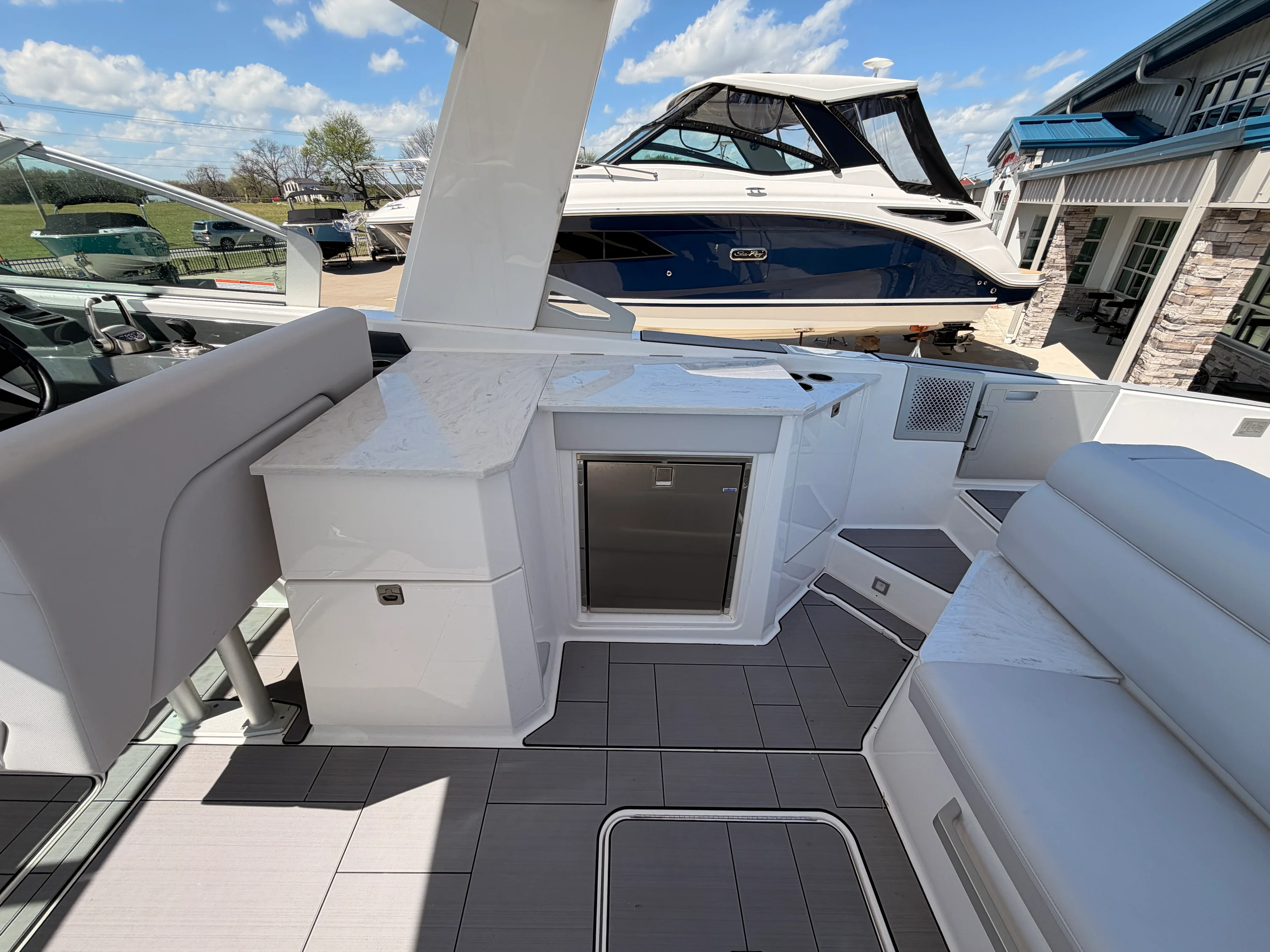 2025 Aviara AV32 Image Thumbnail #14