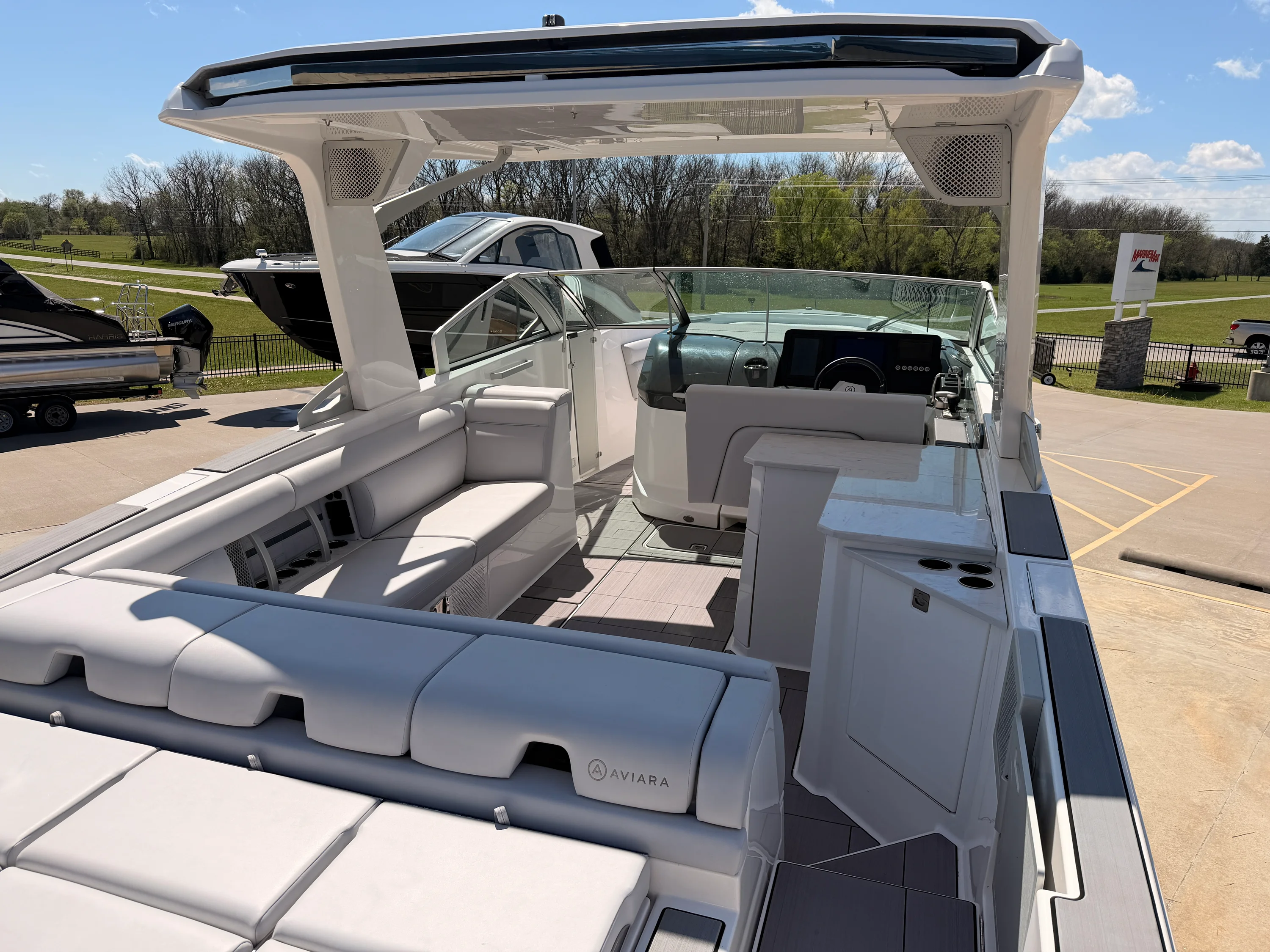 2025 Aviara AV32 Image Thumbnail #8