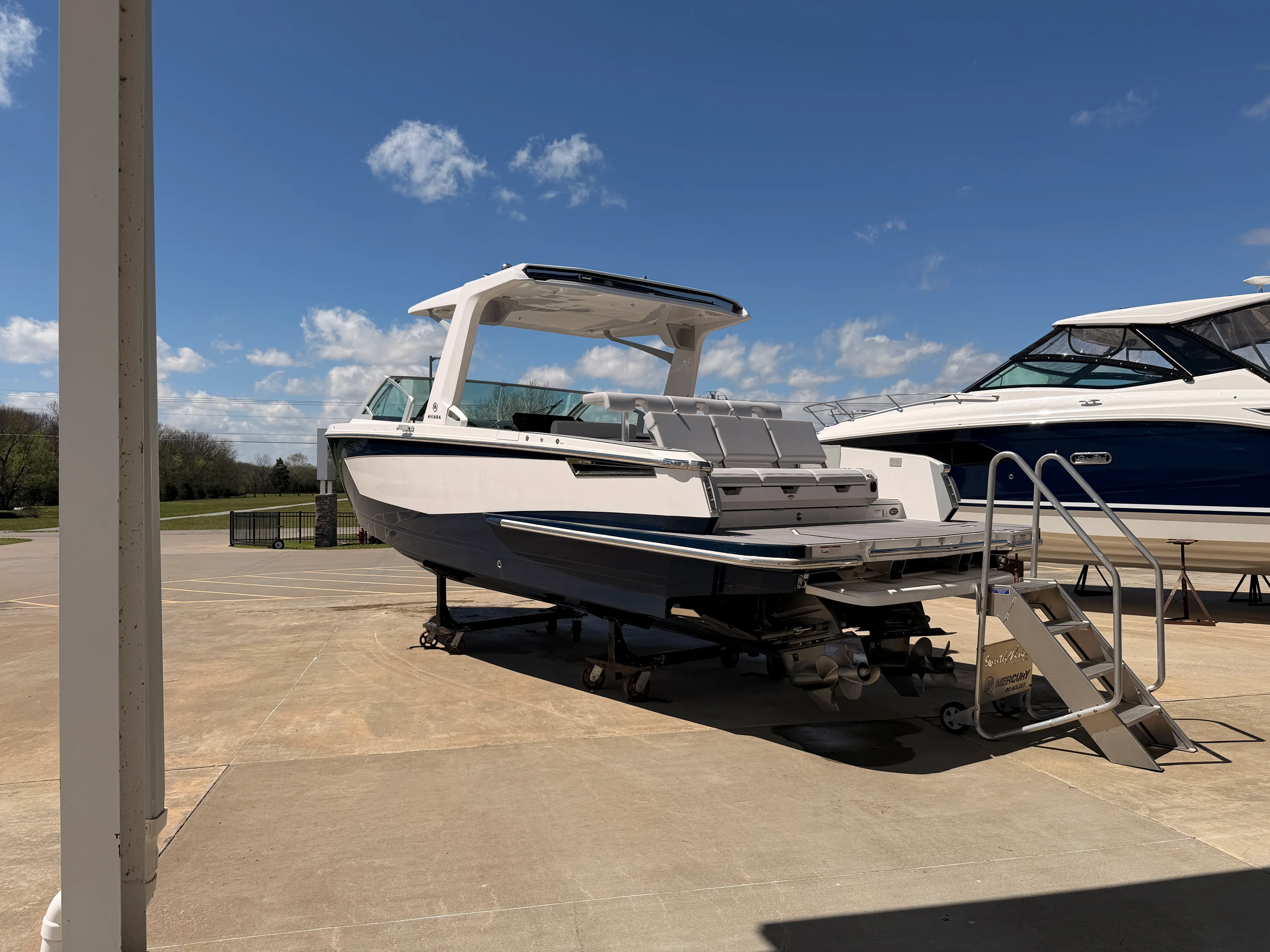 2025 Aviara AV32 Image Thumbnail #4