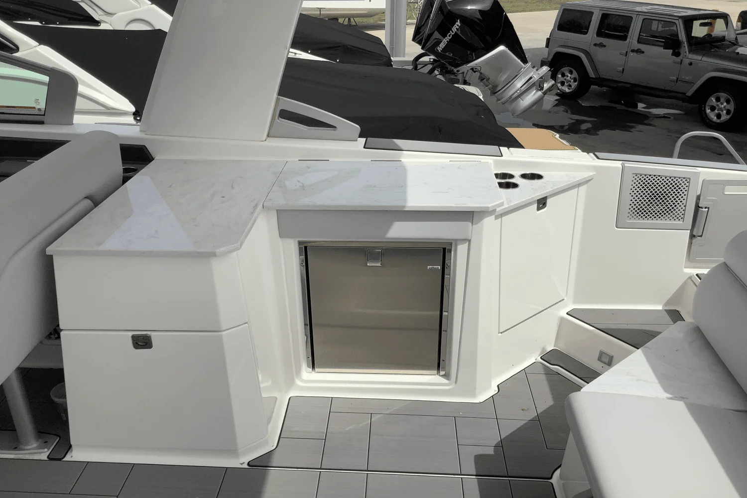 2025 Aviara AV32 Image Thumbnail #11