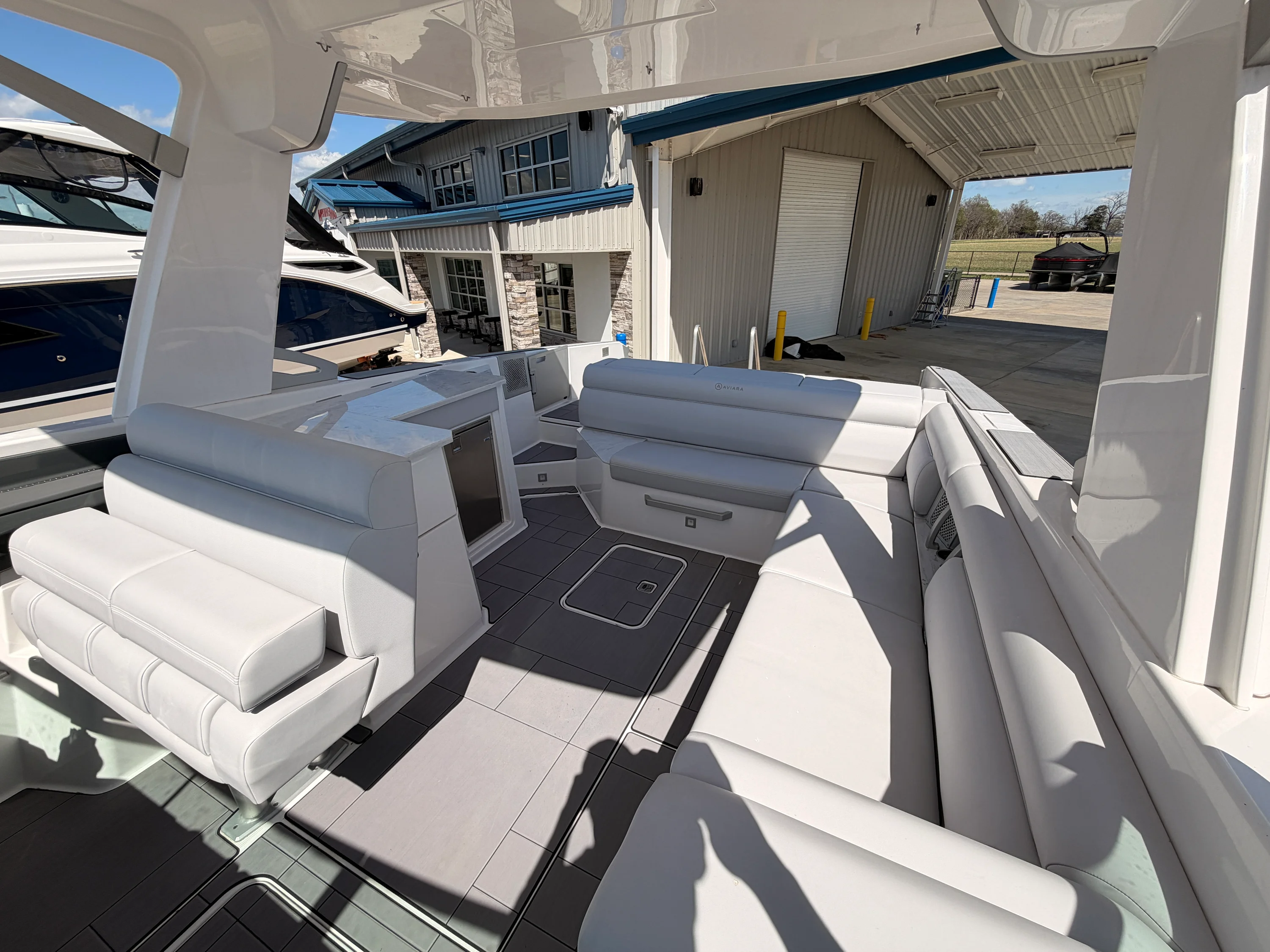 2025 Aviara AV32 Image Thumbnail #9