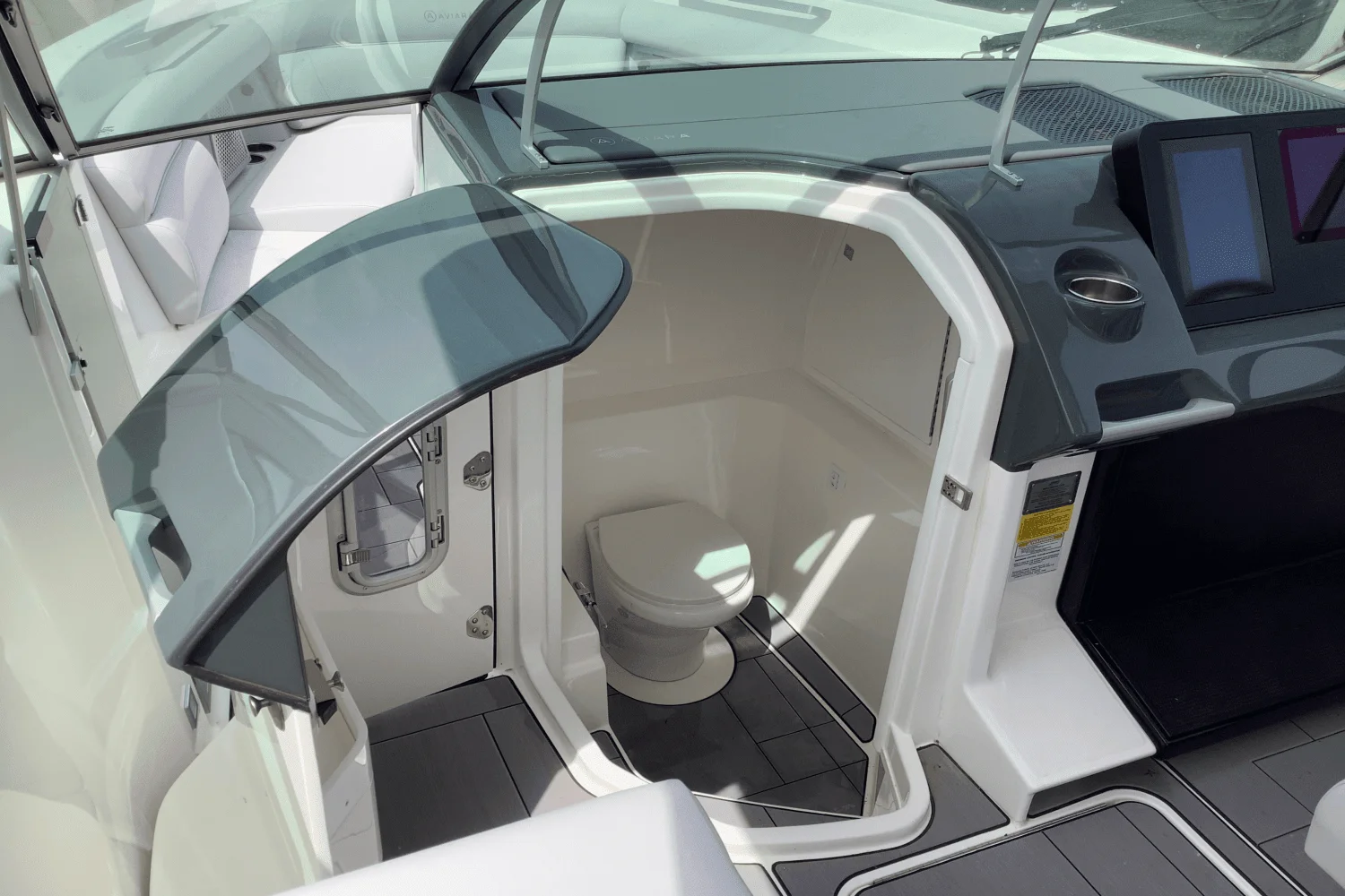 2025 Aviara AV32 Image Thumbnail #23