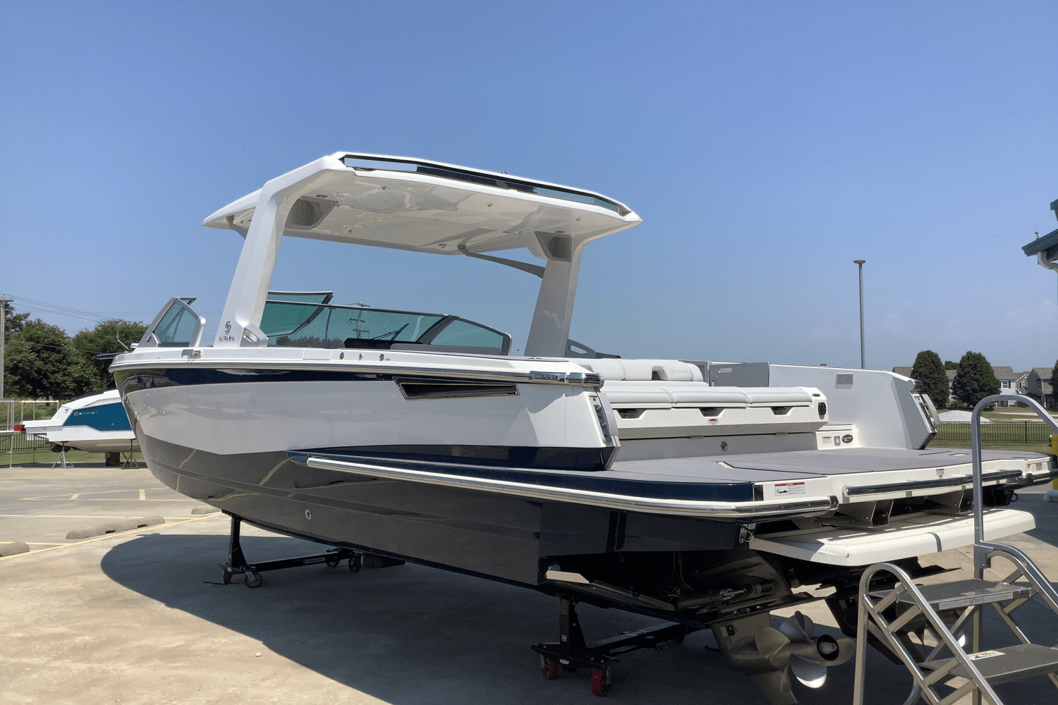 2025 Aviara AV32 Image Thumbnail #3