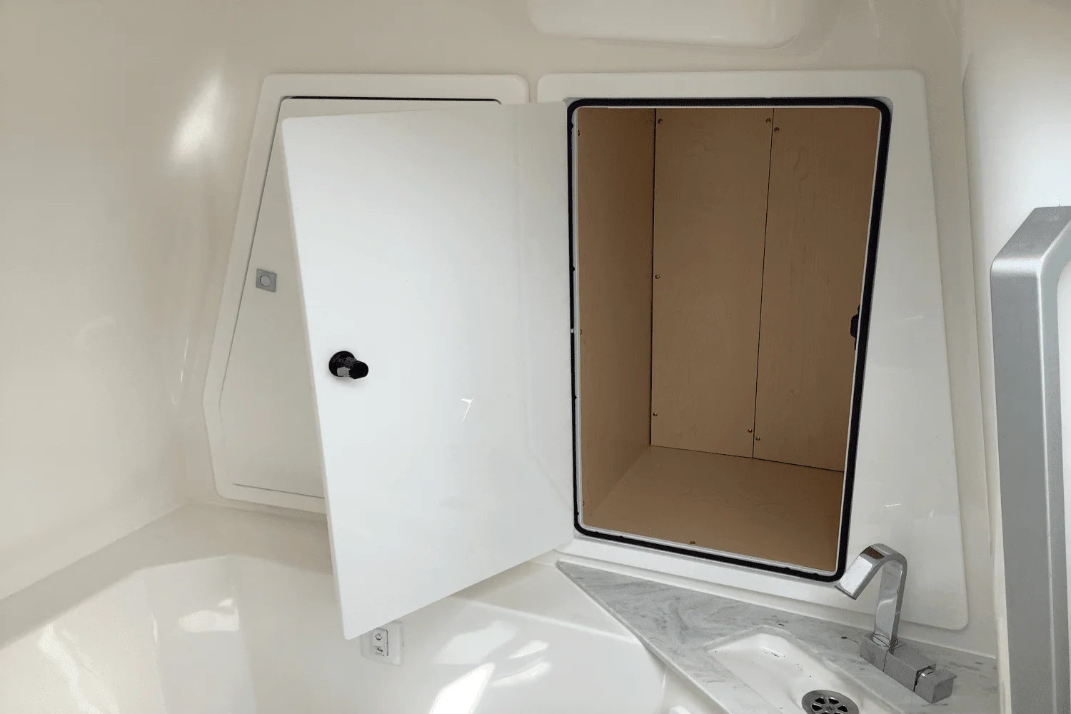 2025 Aviara AV32 Image Thumbnail #25