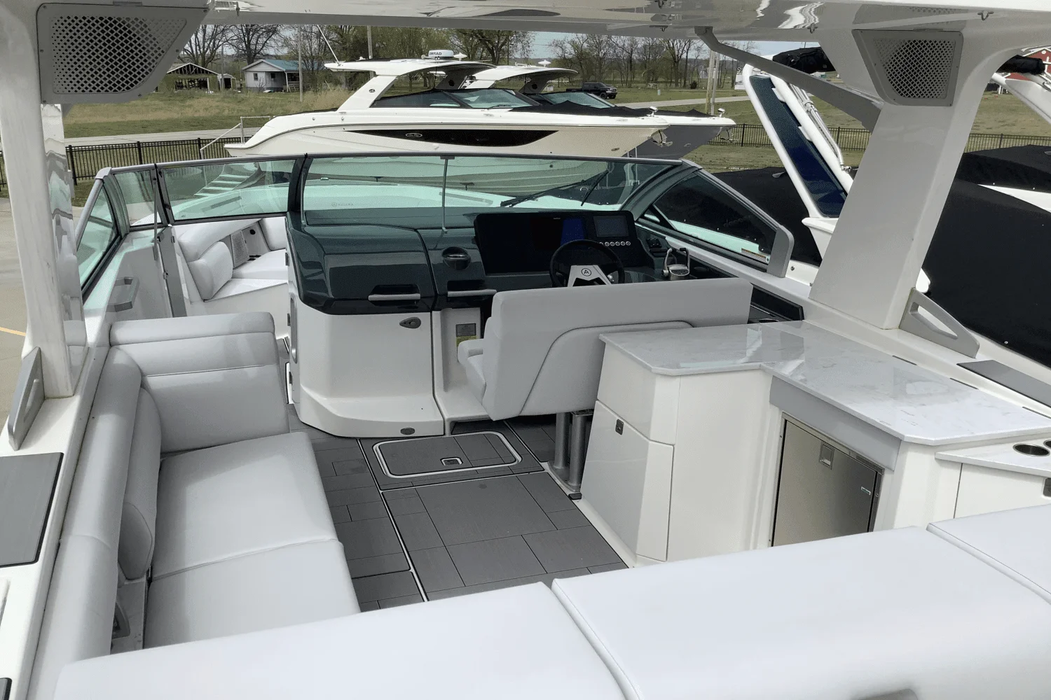 2025 Aviara AV32 Image Thumbnail #9