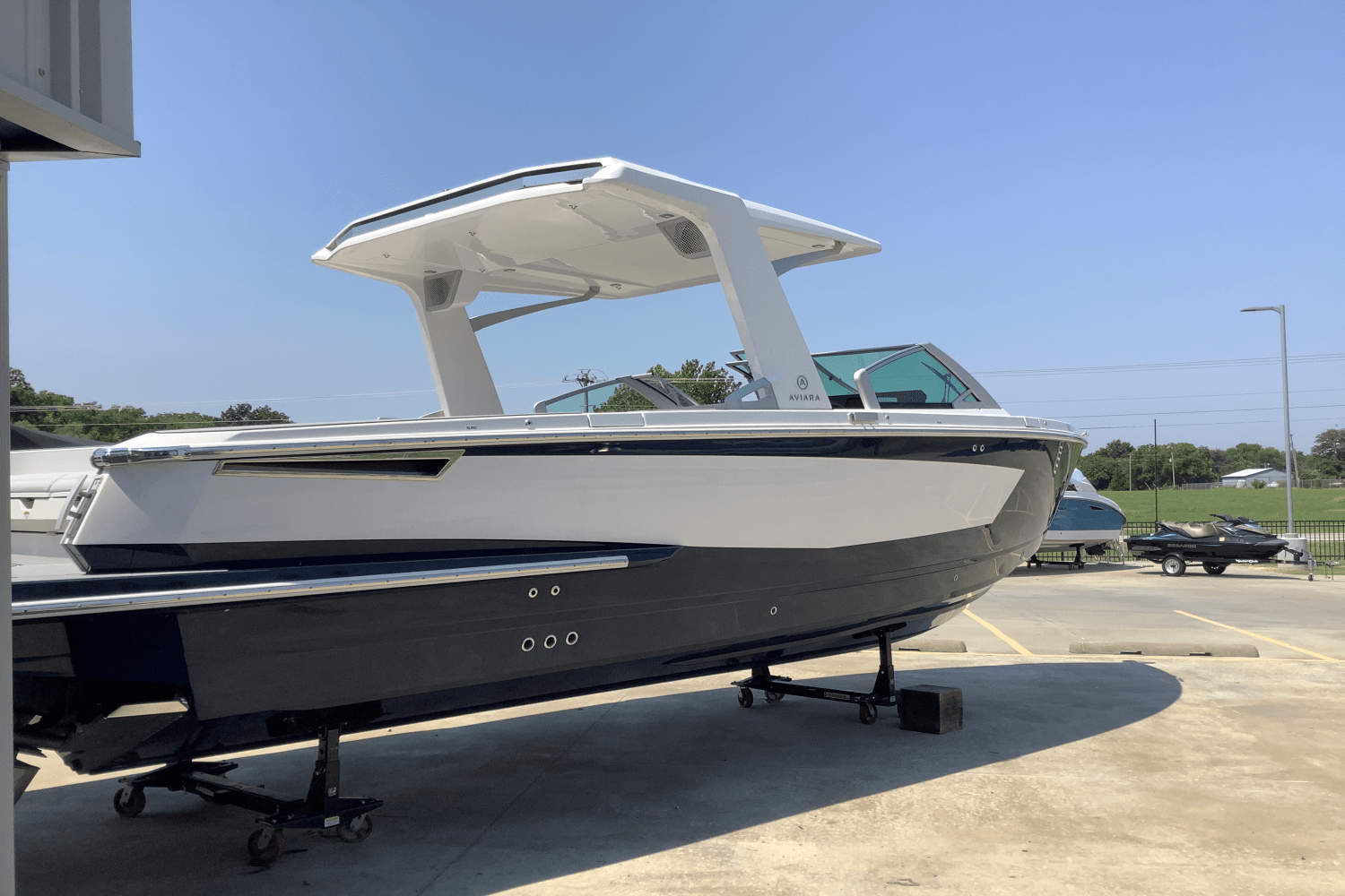 2025 Aviara AV32 Image Thumbnail #2