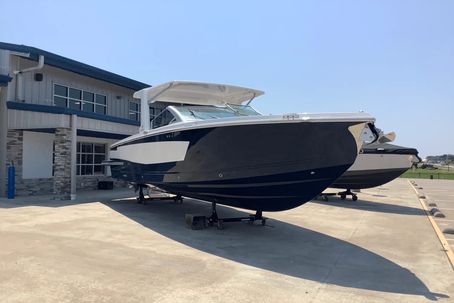 2025 Aviara AV32 Image Thumbnail #1