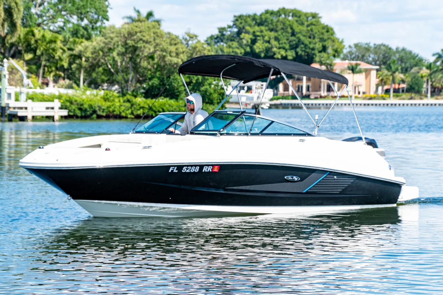 2014 Sea Ray 240 SUNDECK OUTBOARD Image Thumbnail #0