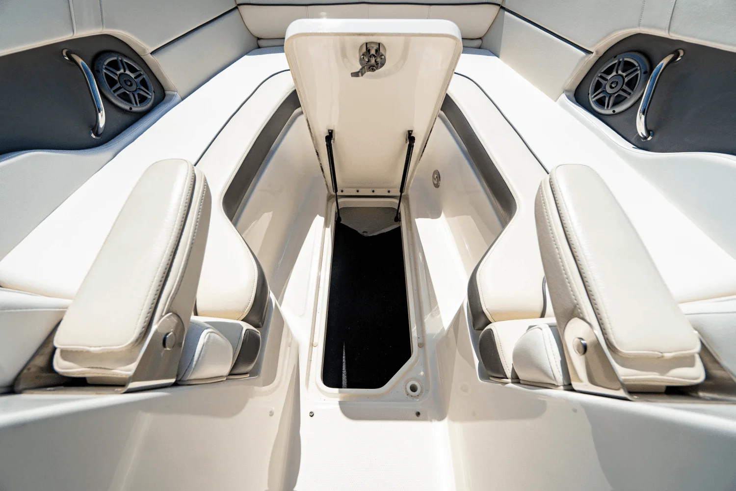 2014 Sea Ray 240 SUNDECK OUTBOARD Image Thumbnail #23