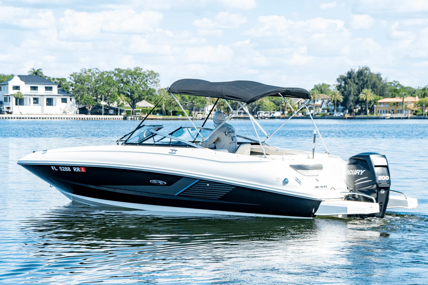 2014 Sea Ray 240 SUNDECK OUTBOARD Image Thumbnail #3