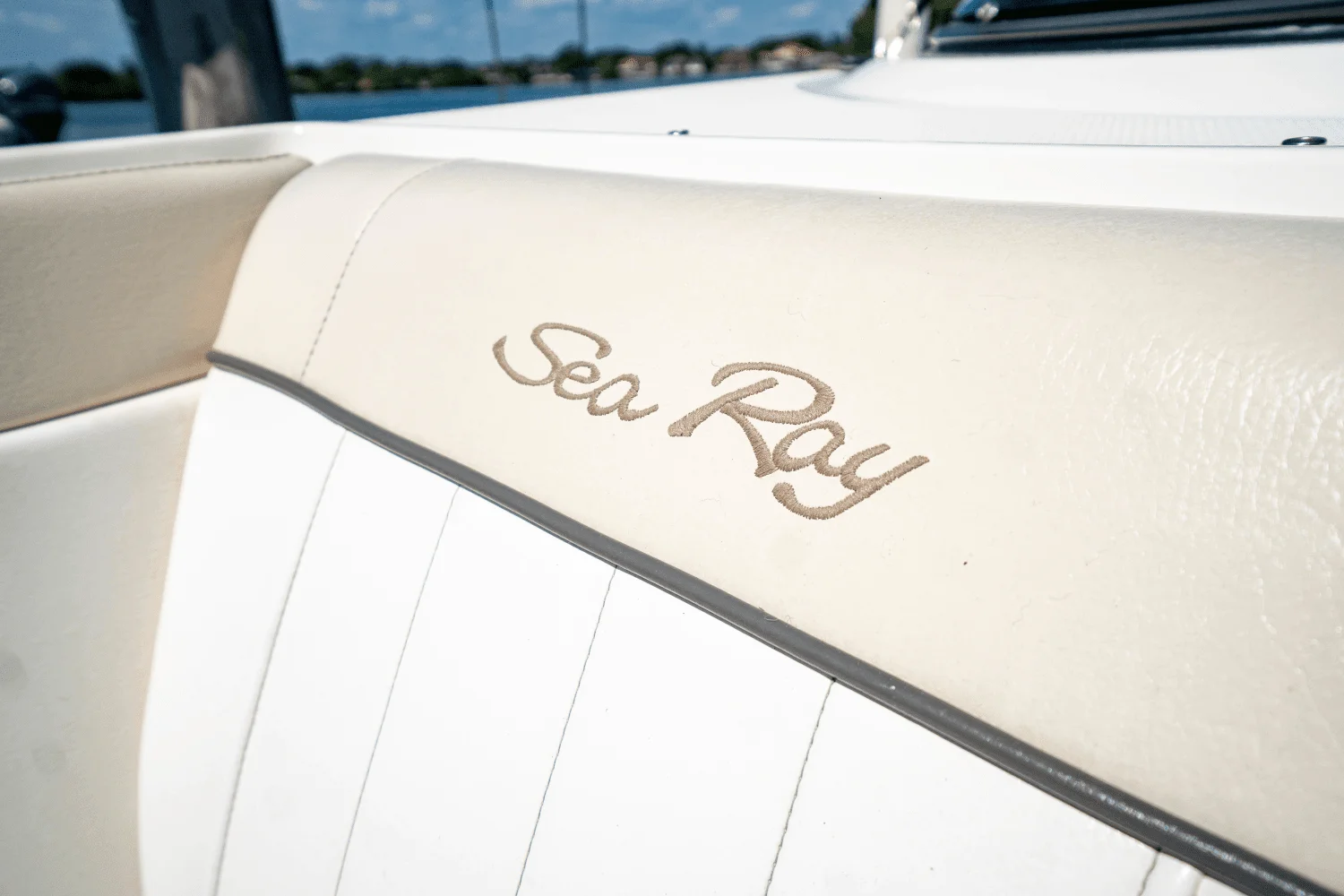 2014 Sea Ray 240 SUNDECK OUTBOARD Image Thumbnail #24