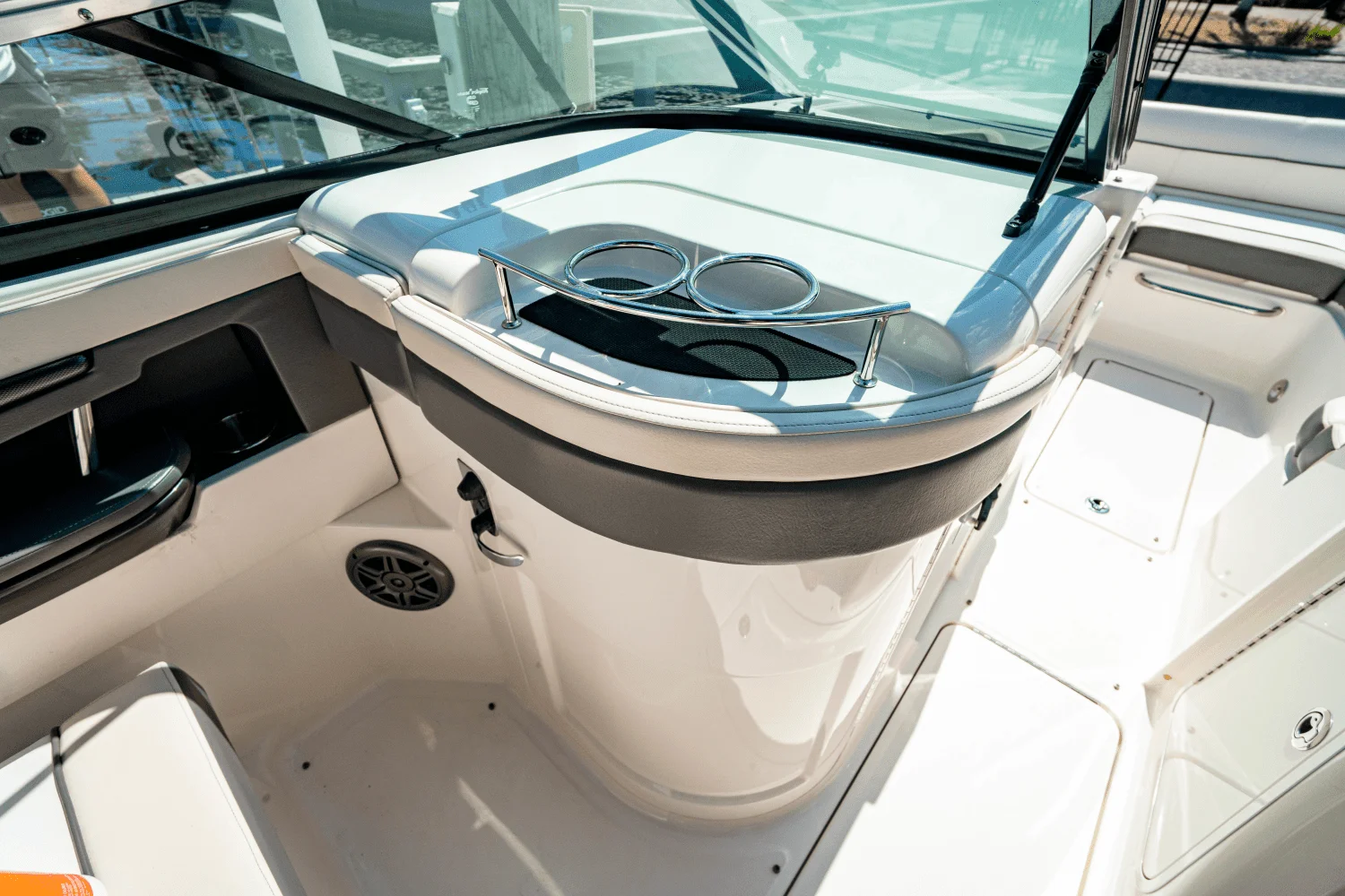 2014 Sea Ray 240 SUNDECK OUTBOARD Image Thumbnail #17