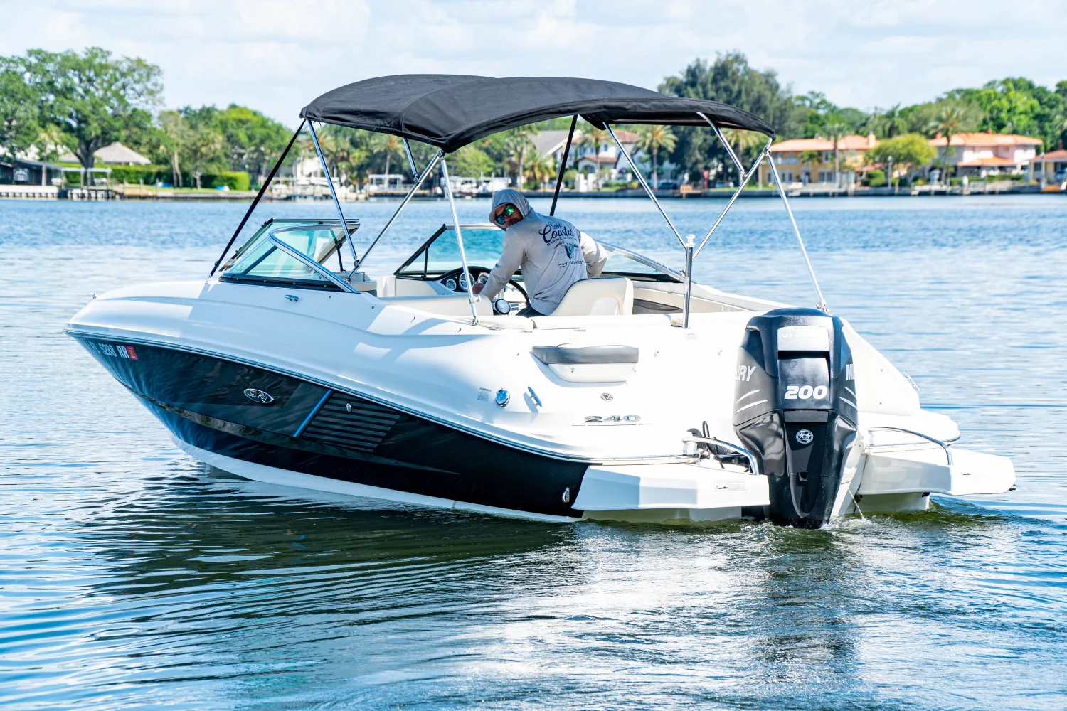 2014 Sea Ray 240 SUNDECK OUTBOARD Image Thumbnail #4