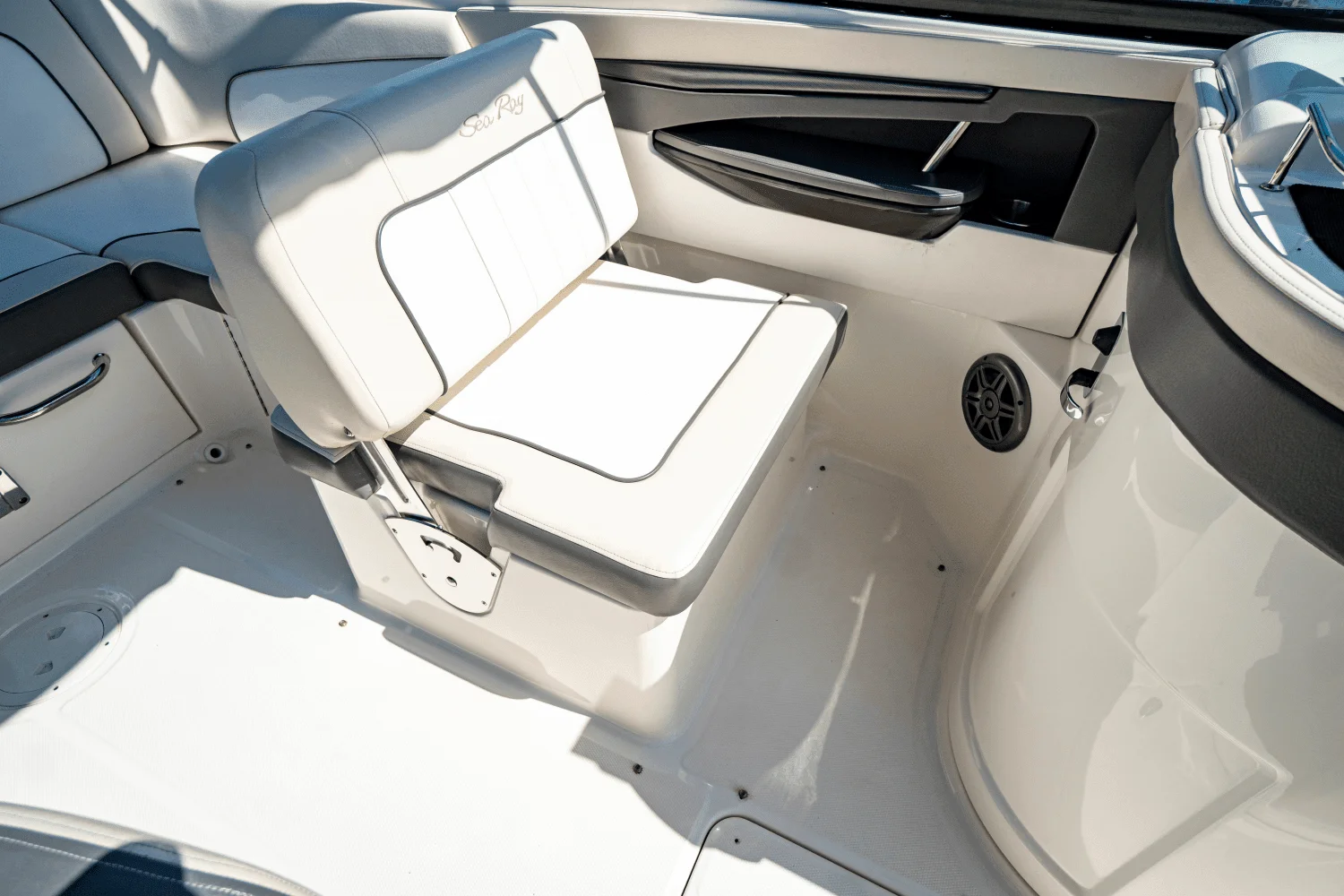 2014 Sea Ray 240 SUNDECK OUTBOARD Image Thumbnail #13