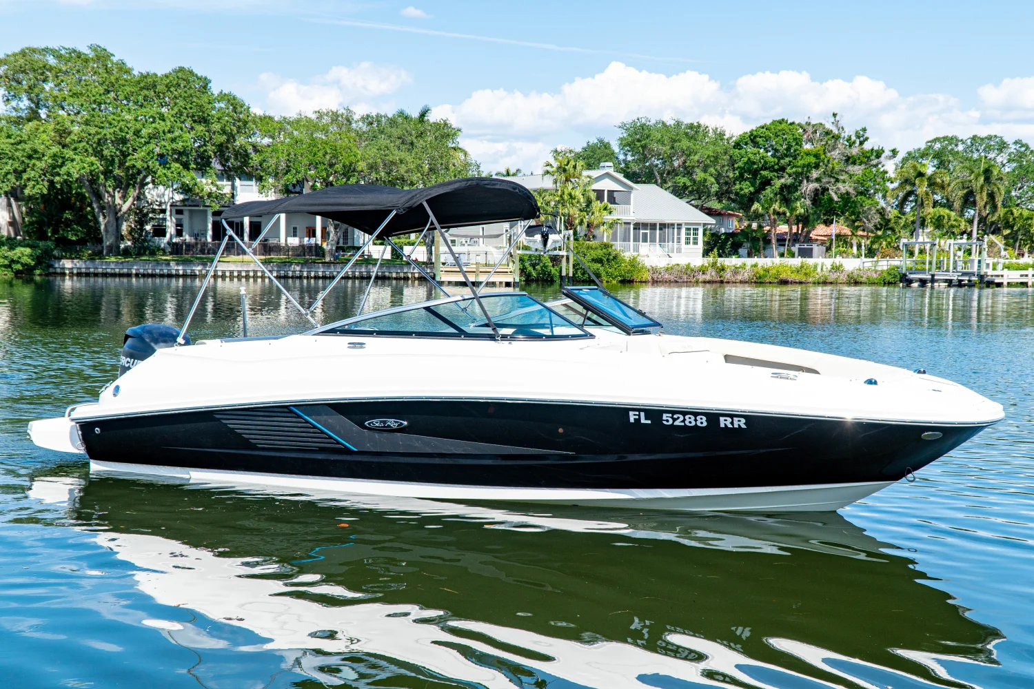 2014 Sea Ray 240 SUNDECK OUTBOARD Image Thumbnail #1