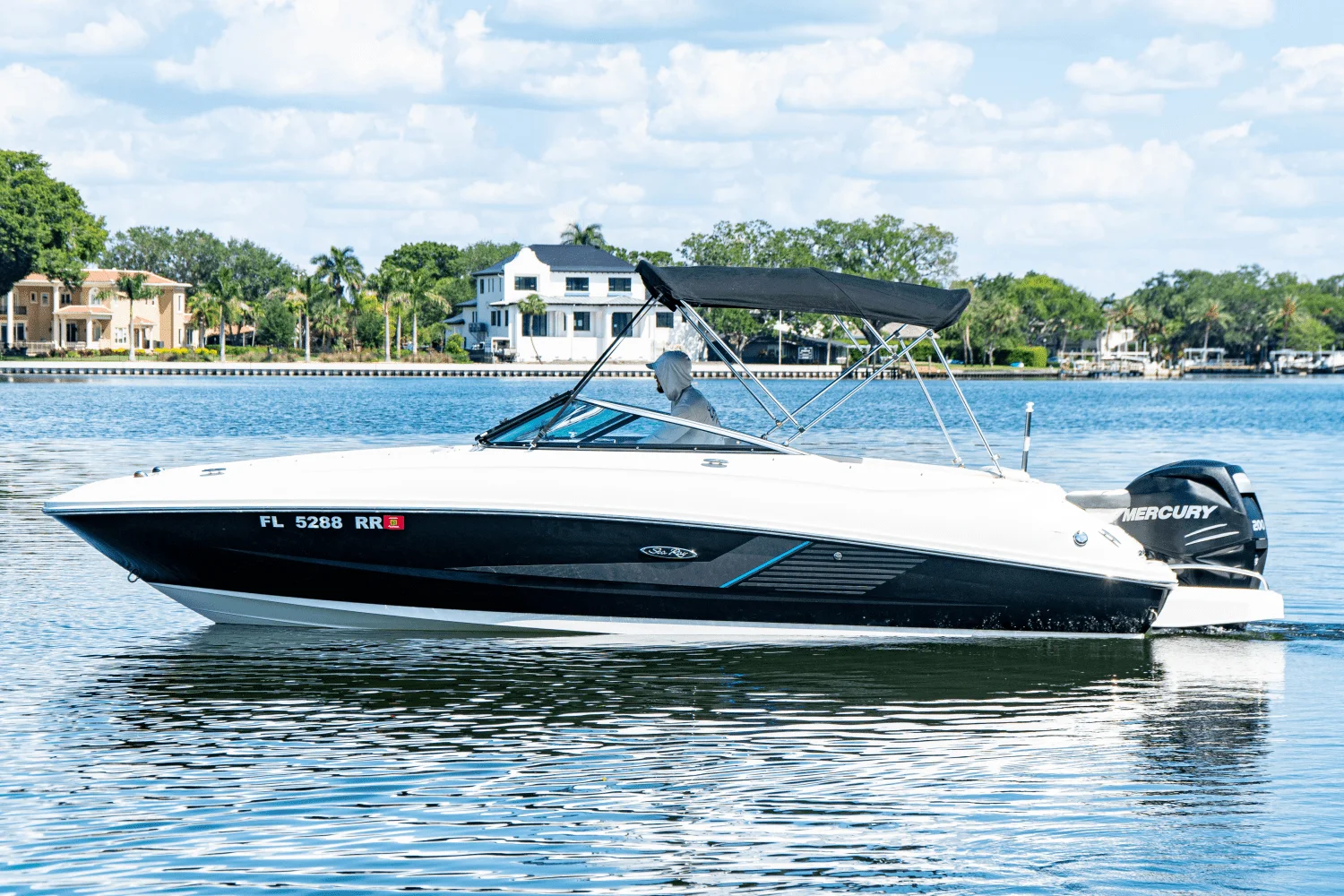2014 Sea Ray 240 SUNDECK OUTBOARD Image Thumbnail #2