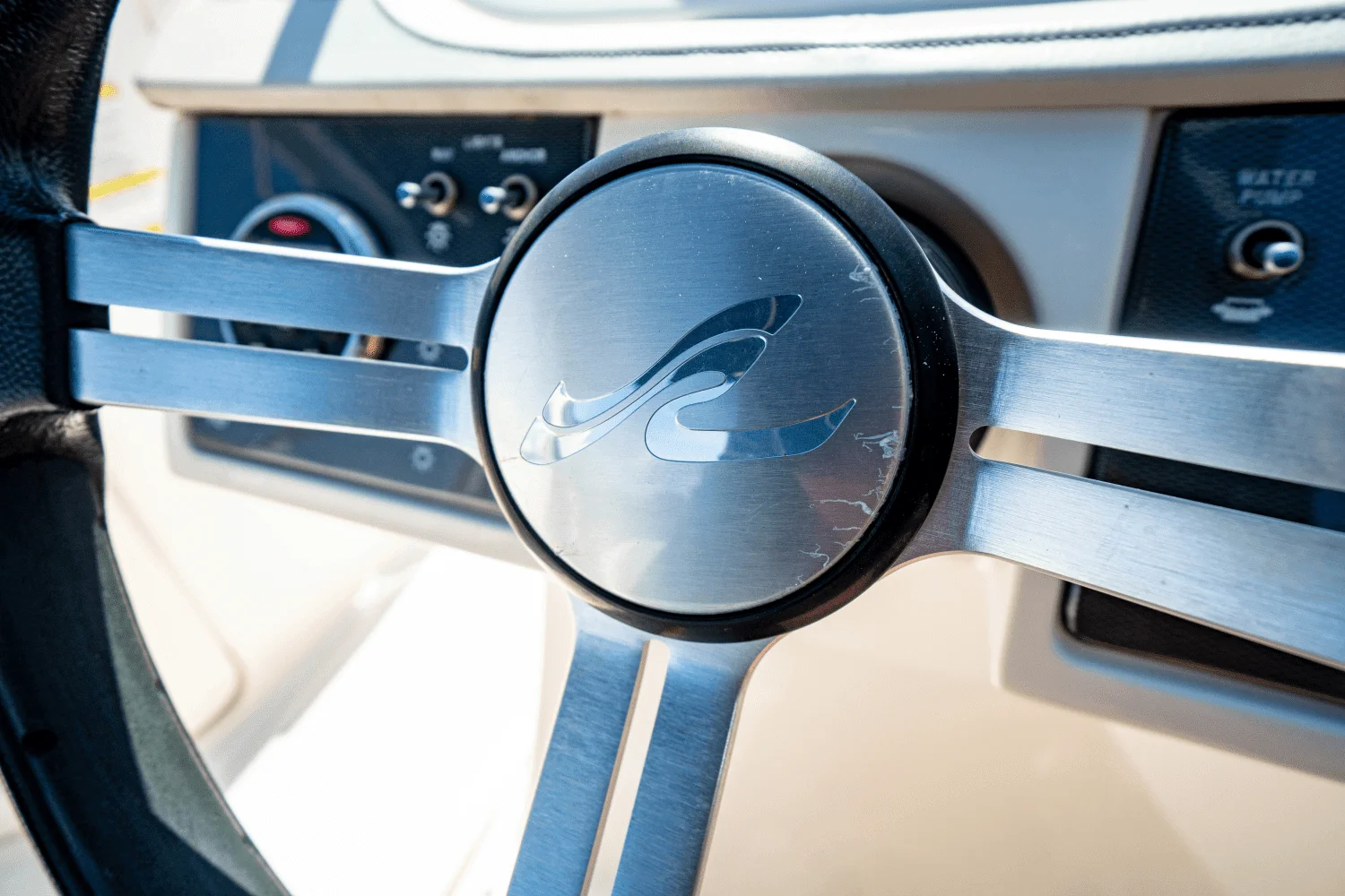 2014 Sea Ray 240 SUNDECK OUTBOARD Image Thumbnail #11