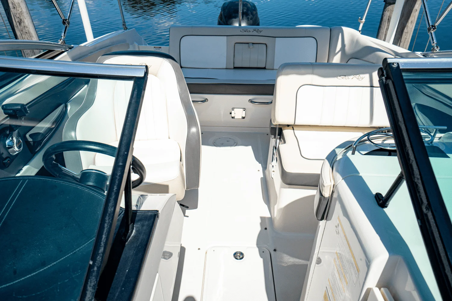 2014 Sea Ray 240 SUNDECK OUTBOARD Image Thumbnail #16