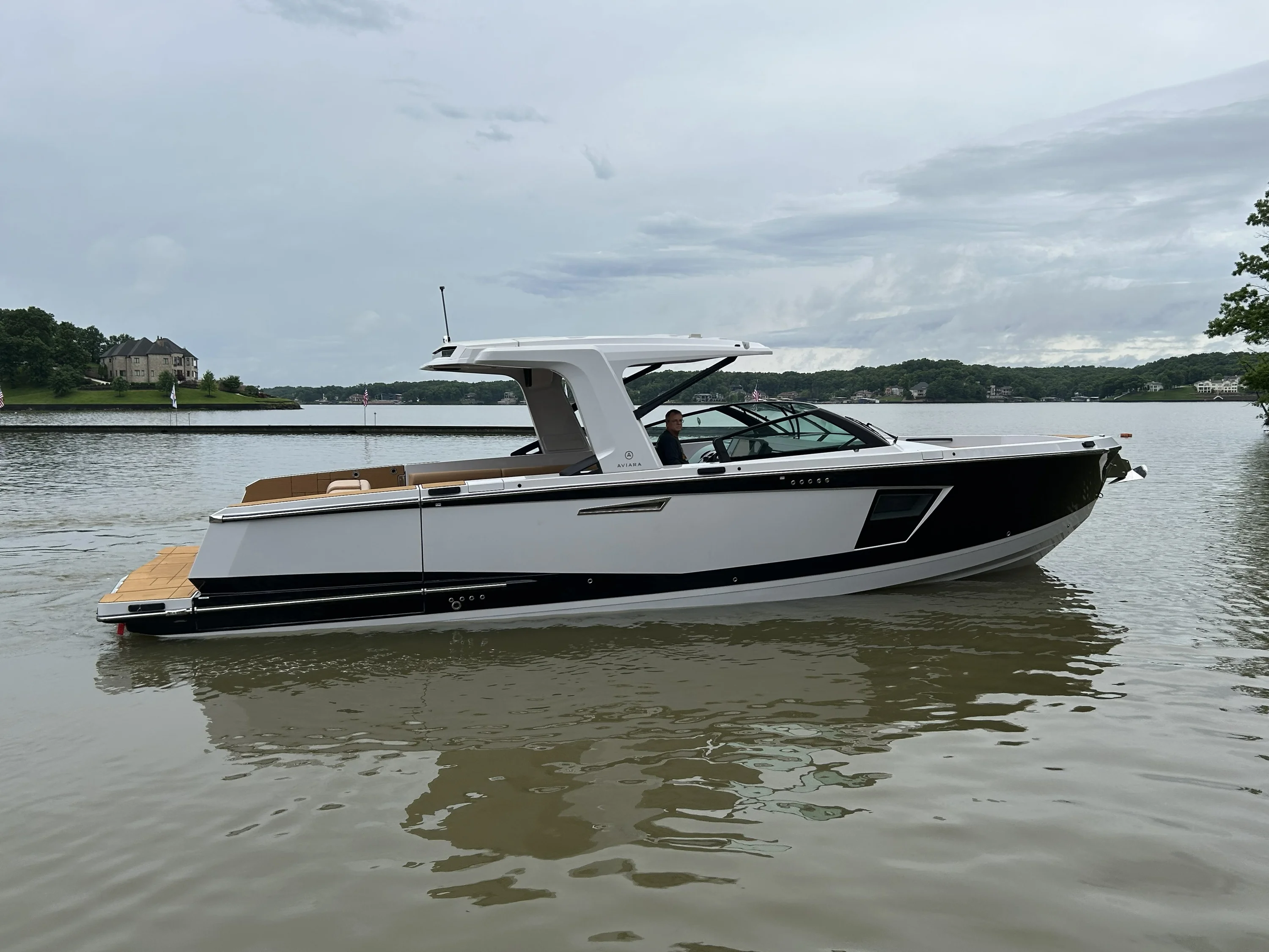 2025 Aviara AV40 Image Thumbnail #4
