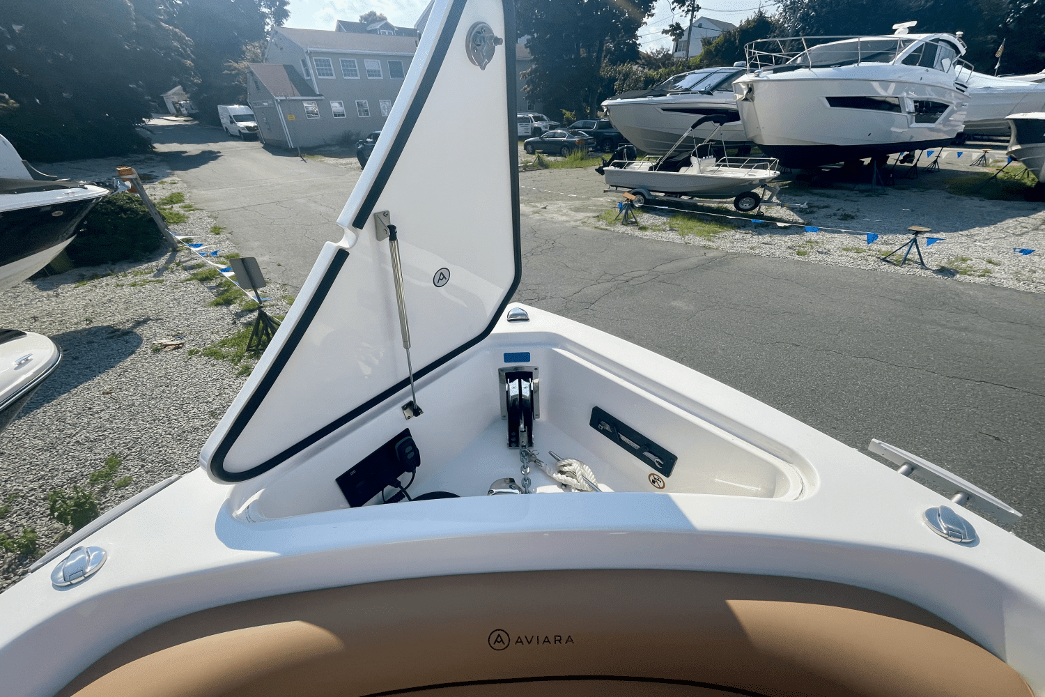 2025 Aviara AV32 Outboard Image Thumbnail #30