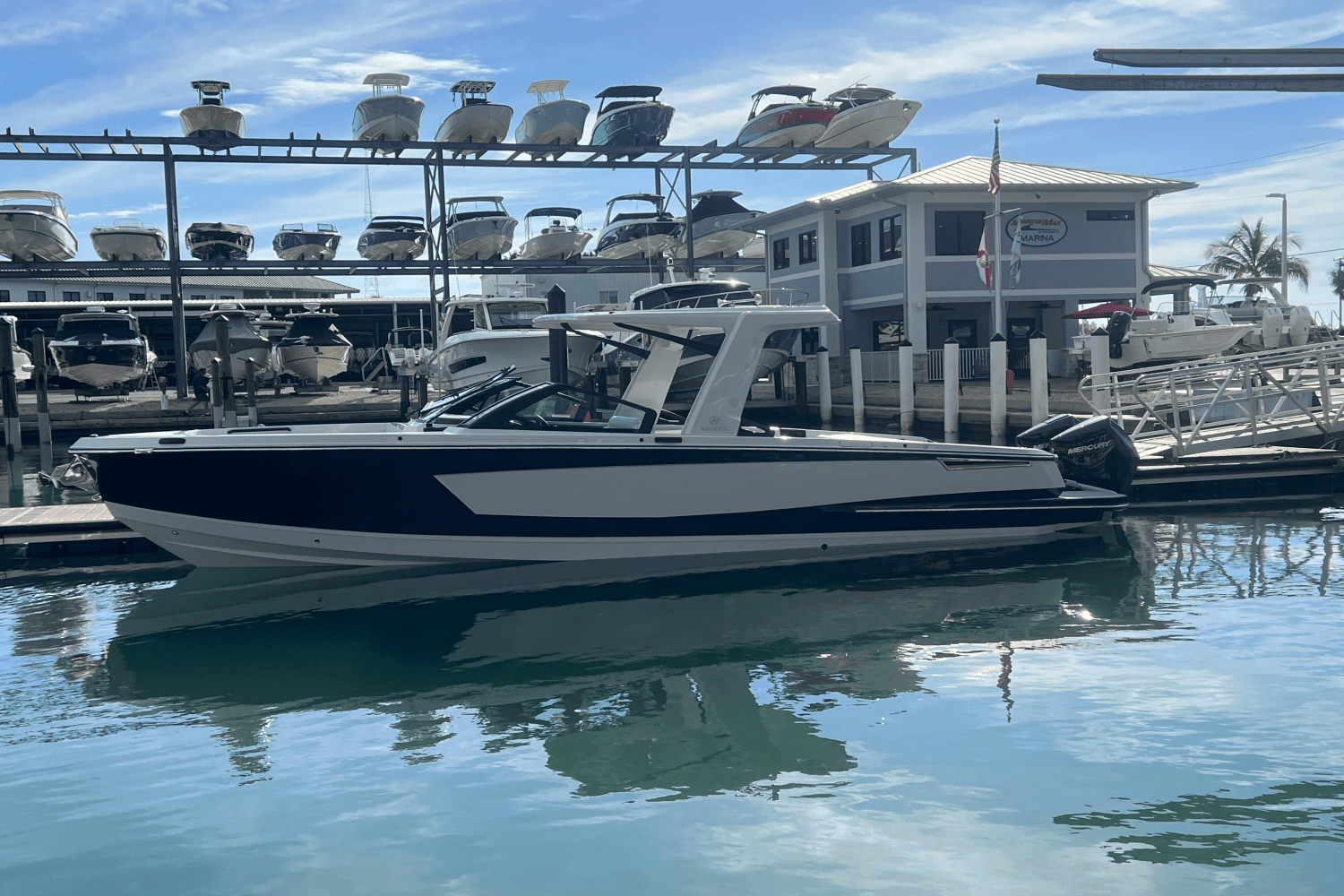 2025 Aviara AV32 Outboard Image Thumbnail #0