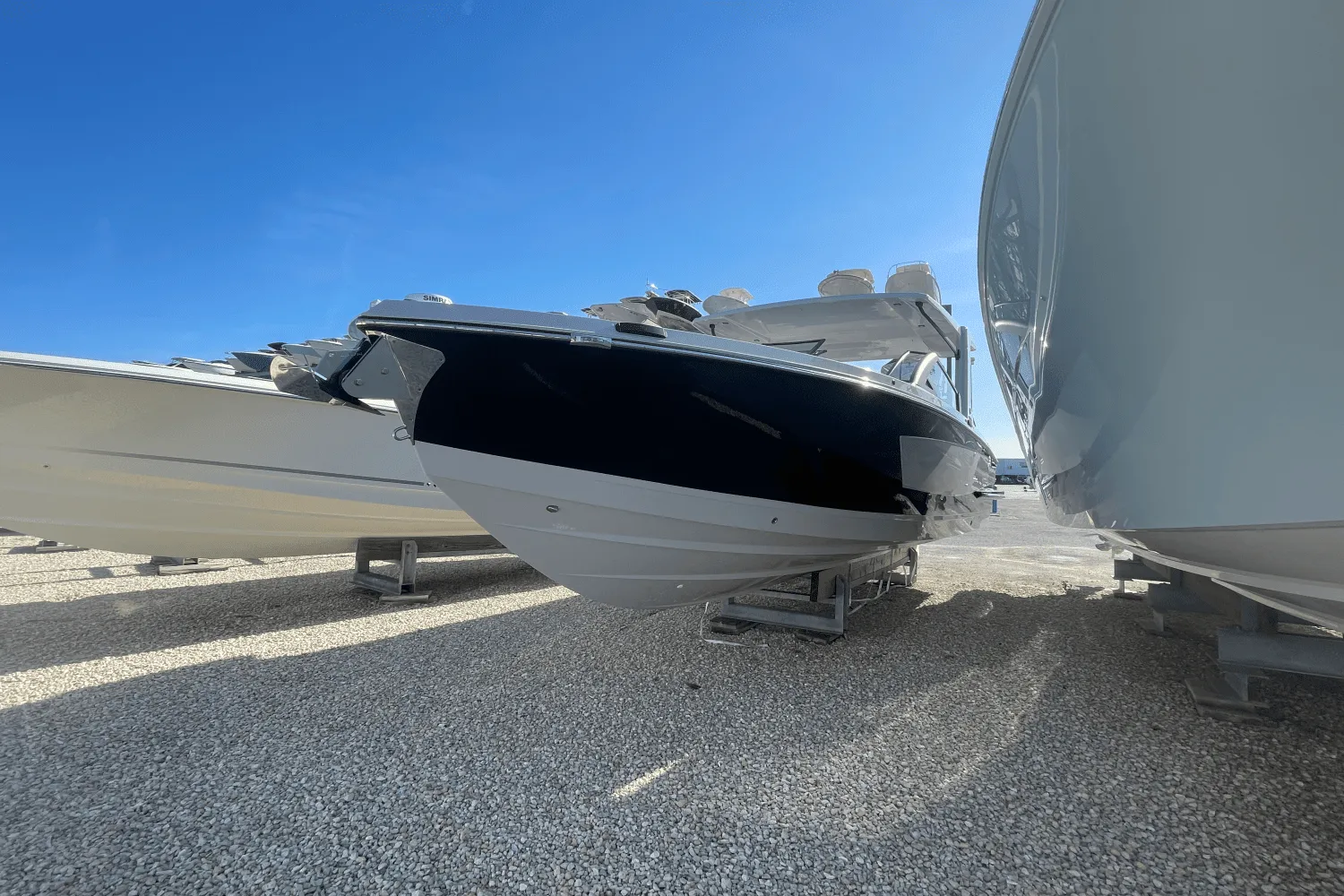 2025 Aviara AV32 Outboard Image Thumbnail #21