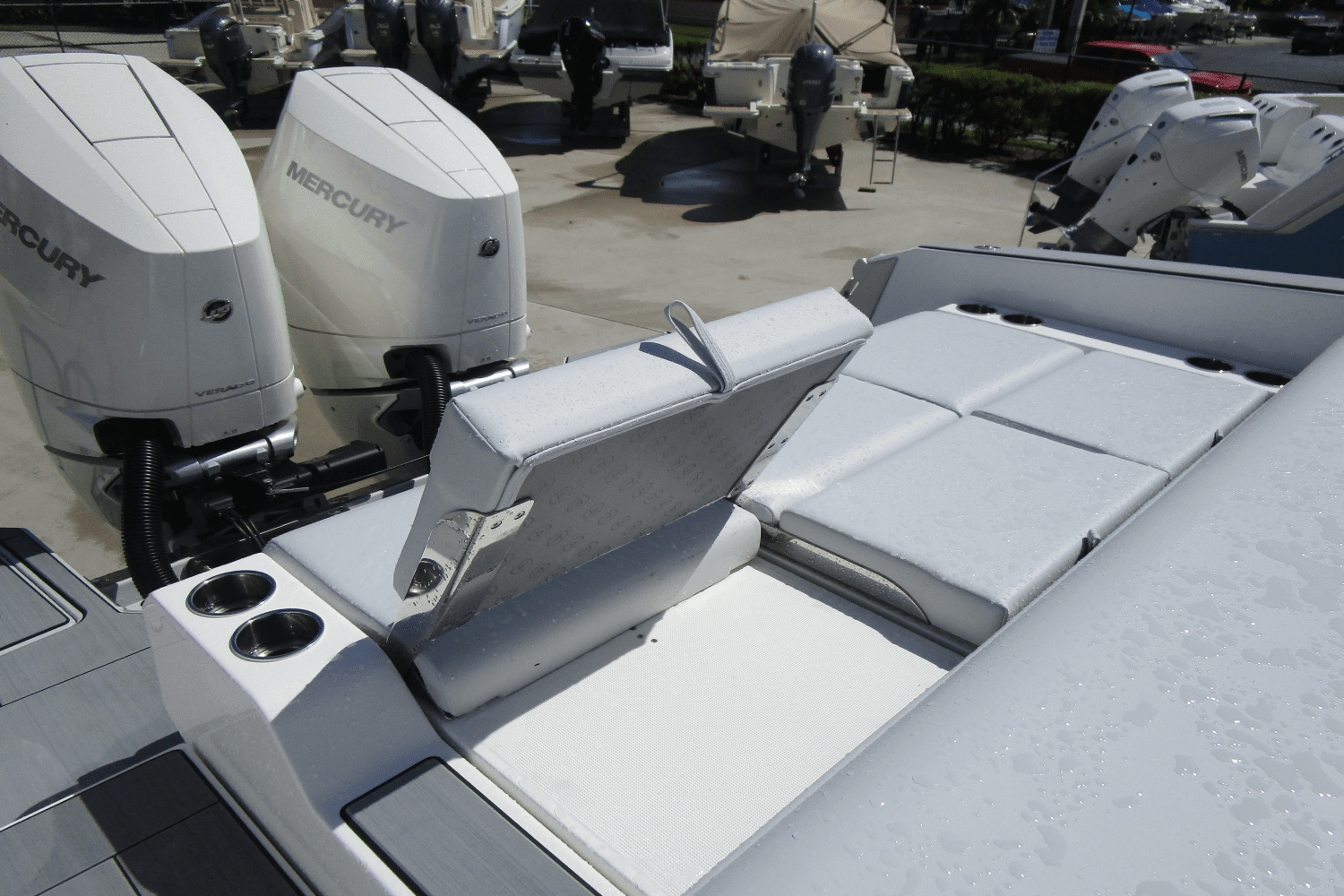 2025 Aviara AV32 Outboard Image Thumbnail #20