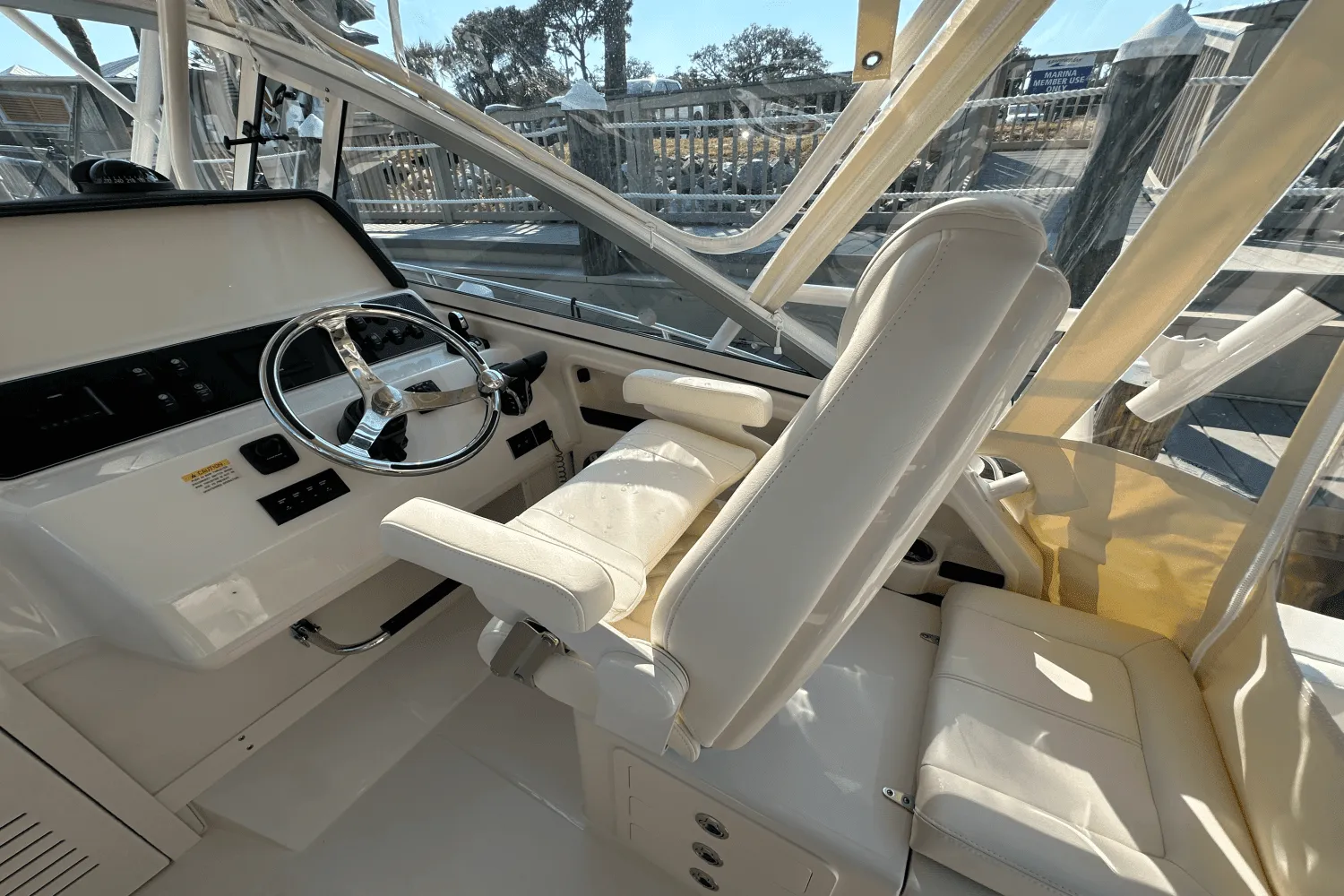 2025 Grady-White Marlin 300 Image Thumbnail #10